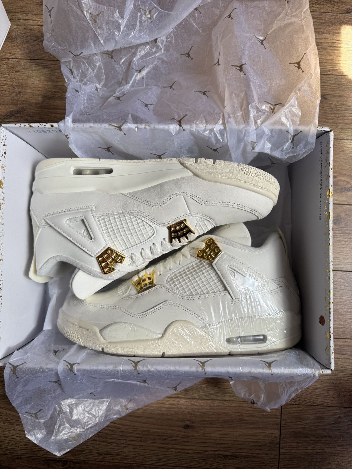 Jordan Brand Air Jordan 4 Womens Retro Metallic Gold Sizes US W10.5 / M9 Size US 9 / EU 42 - 1 Thumbnail