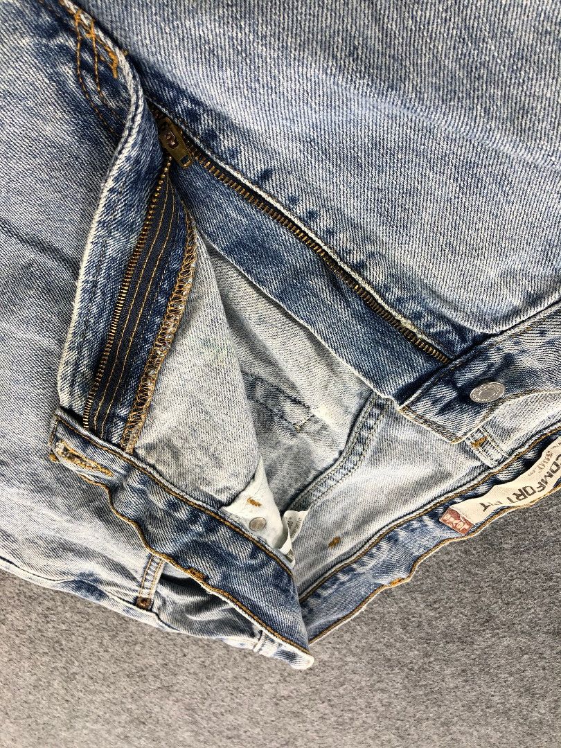 Levi's Vintage Light Wash Levis 560 Jeans-JM769 Size US 39 - 7 Thumbnail