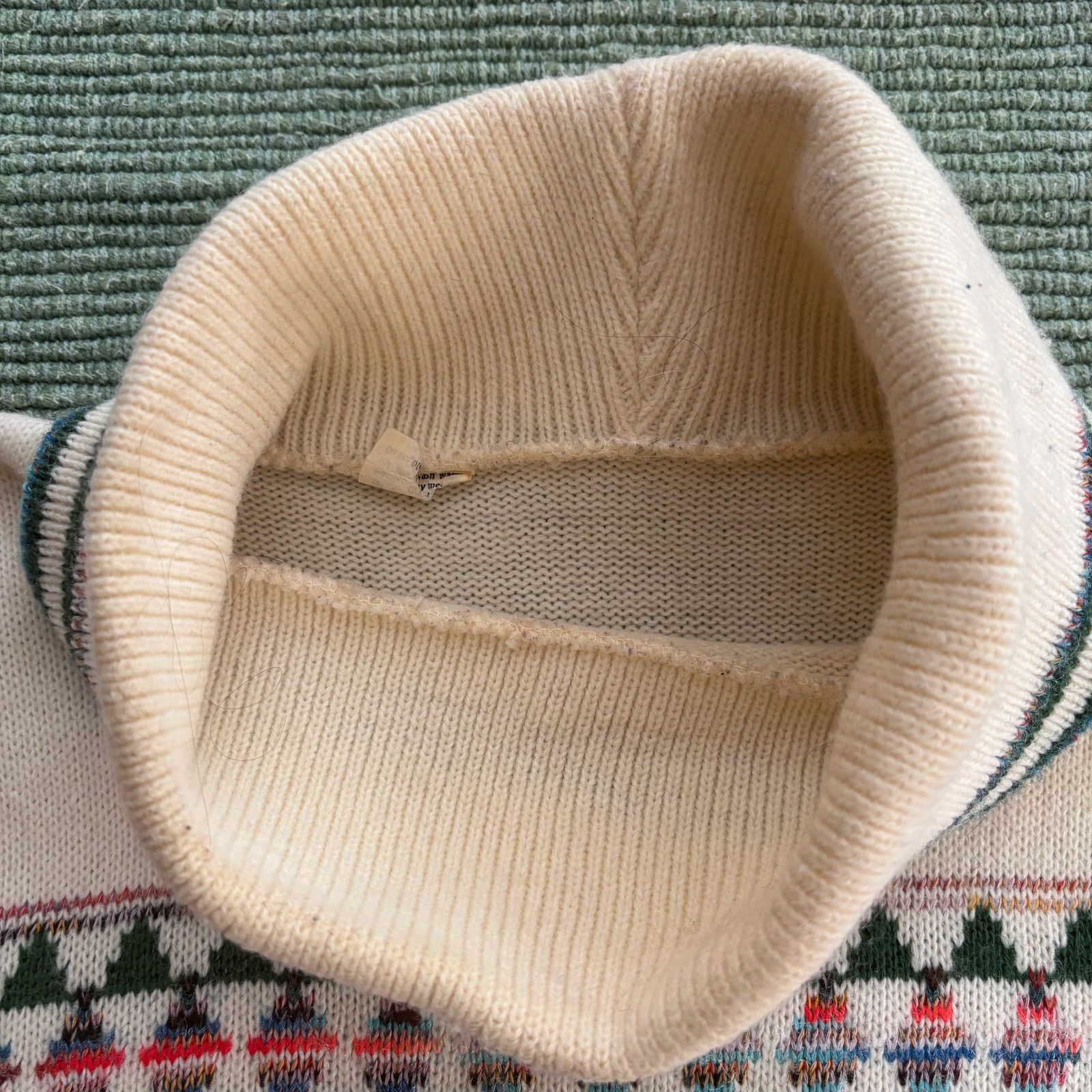 Vintage Vintage 1970s wool turtleneck womens ski sweater size S Size S / US 4 / IT 40 - 4 Thumbnail