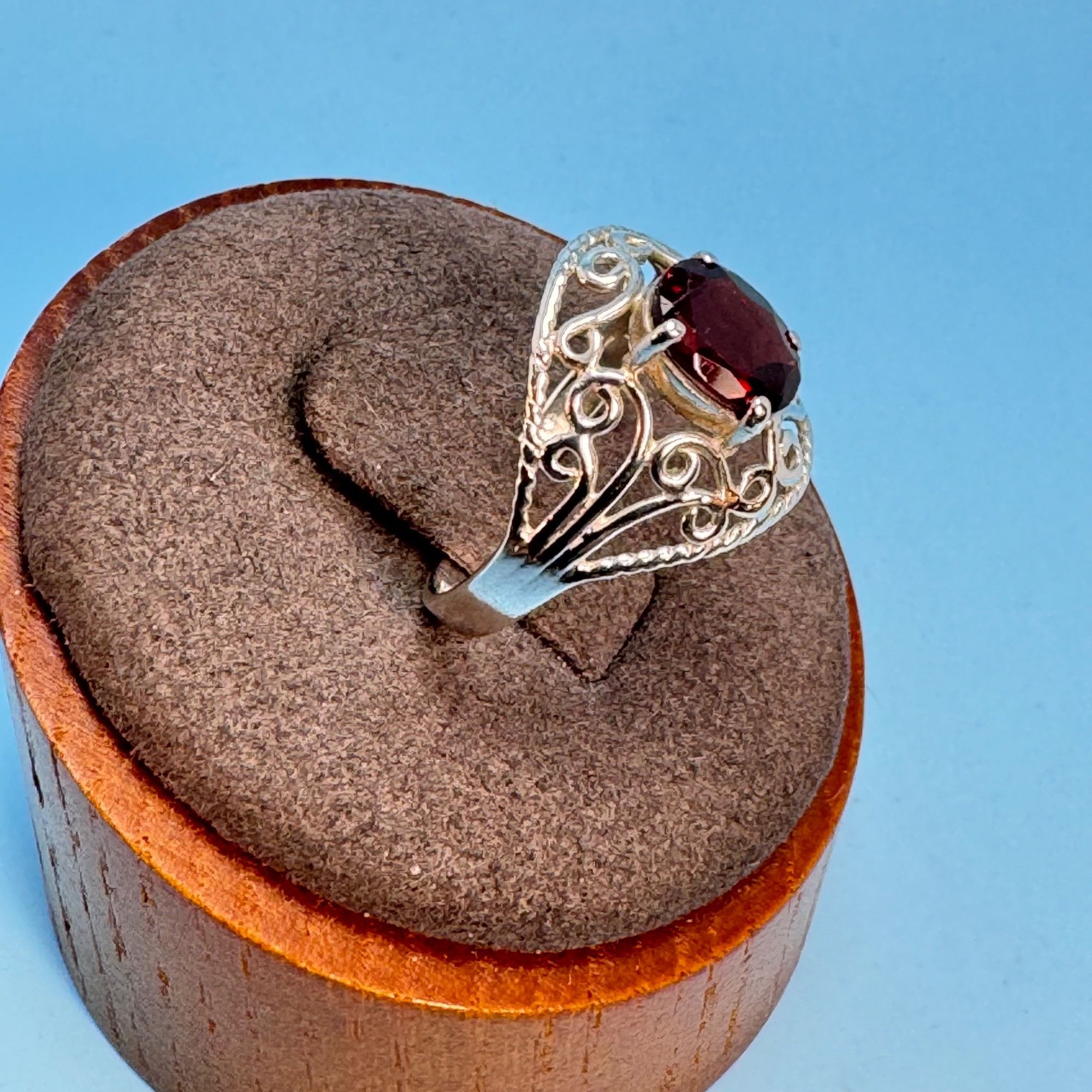 Other VTG Solid Sterling Silver 925 Garnet Prong Set Filigree Bord Size ONE SIZE - 2 Thumbnail