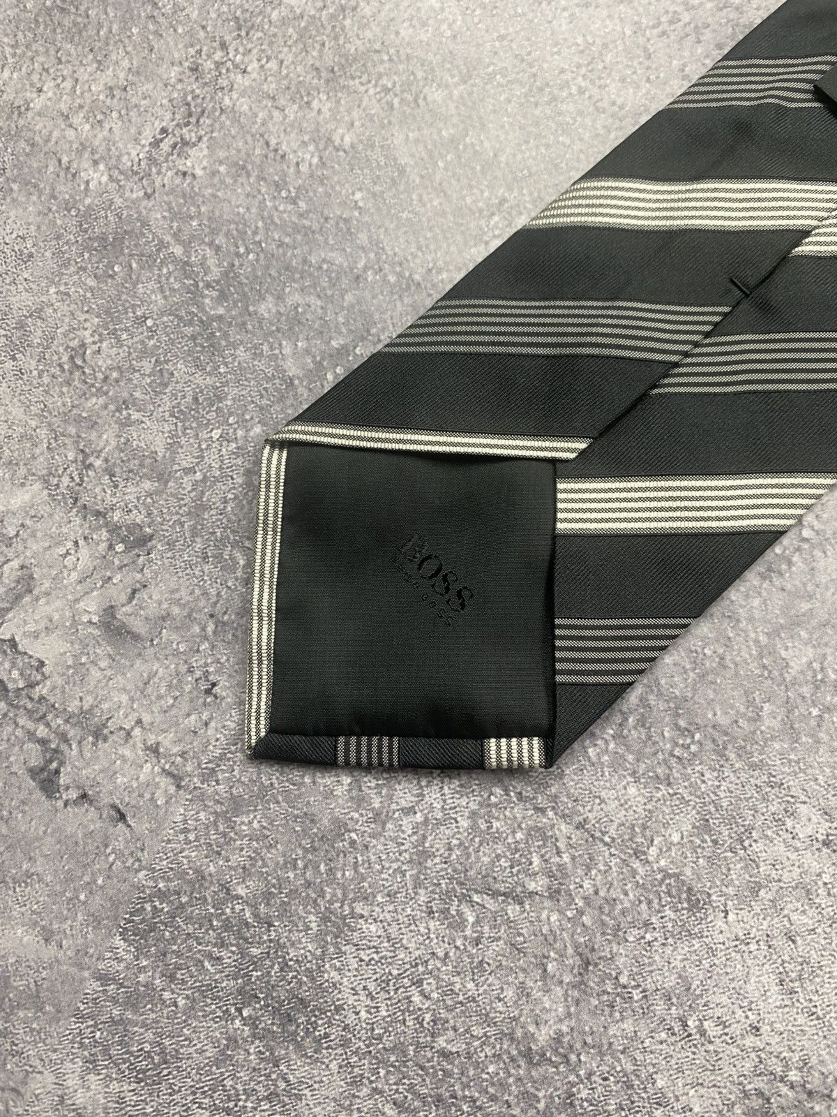 Hugo Boss Hugo Boss Tie Old Money Style Silk Formal Luxury Ties Italy Size ONE SIZE - 9 Thumbnail