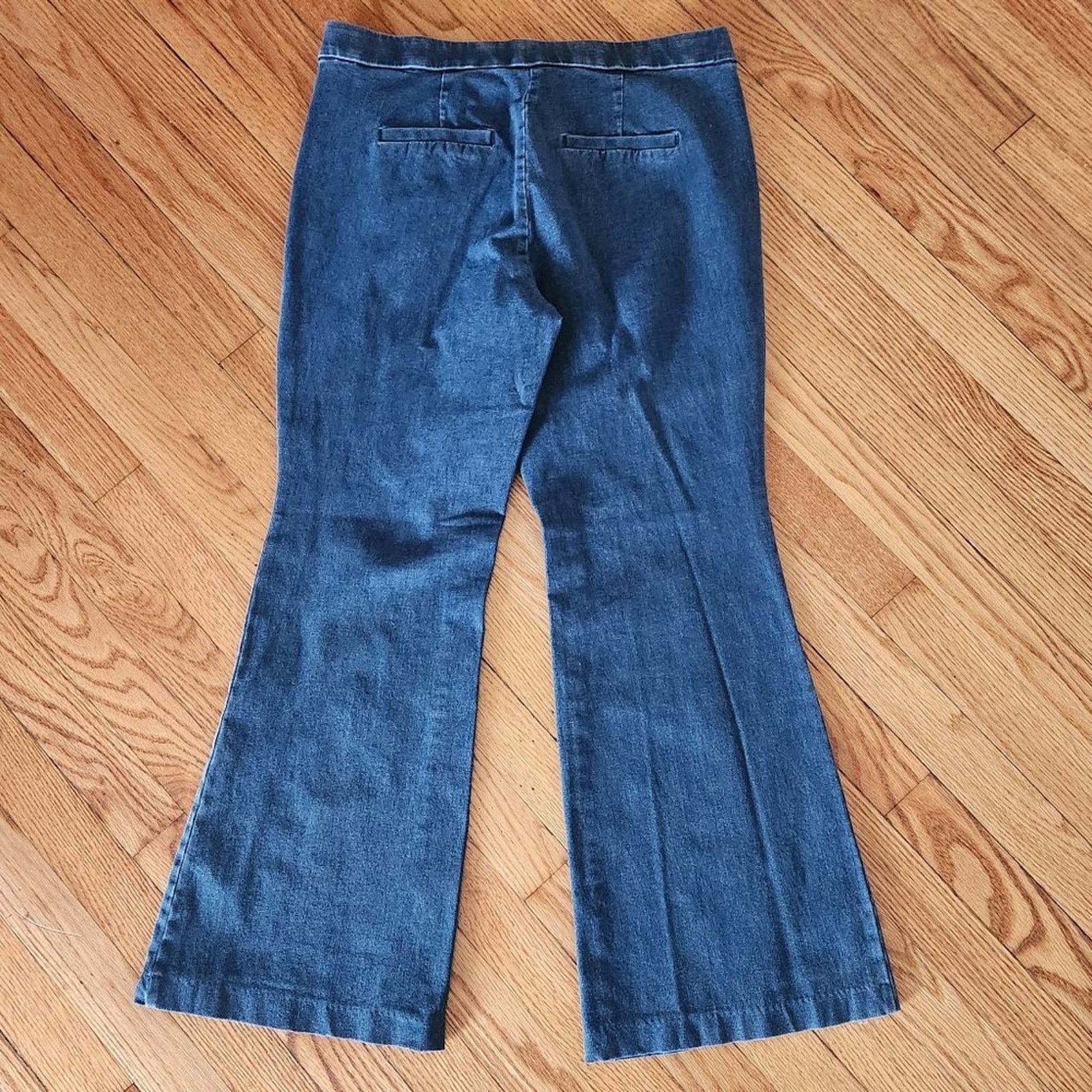 Isaac Mizrahi Flat Front Flare Leg Pants from Isaac Mizrahi Live! Size 32" / US 10 / IT 46 - 2 Thumbnail