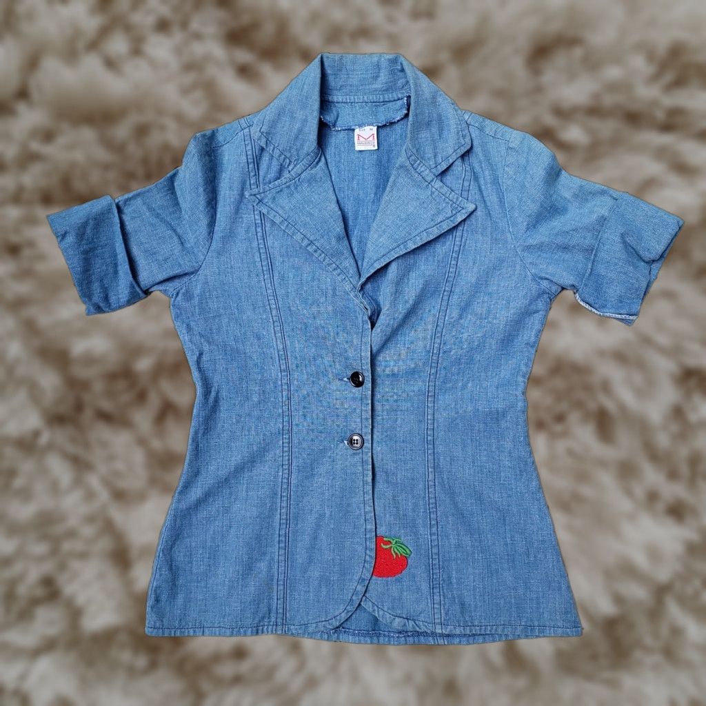 VINTAGE Maverick Blouse Shirt Womens Medium Chambray Cotton Embroidered Strawberry Button Short Sleeve Collared 70s 80s Hippie Retro California USA