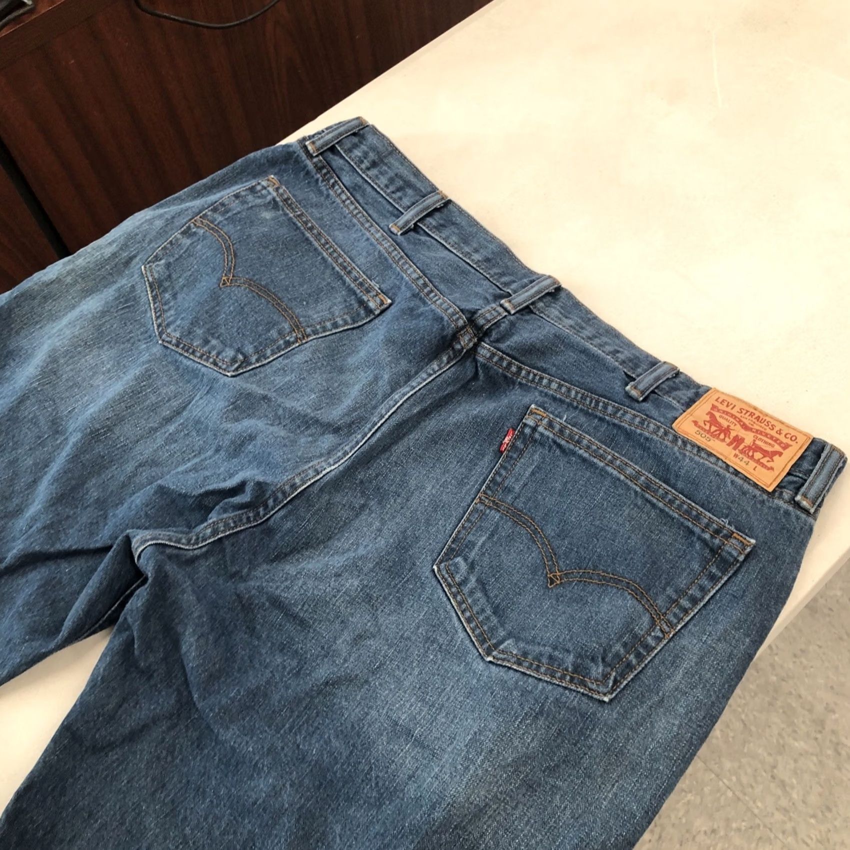 Levi's VINTAGE Levi's 505 Shorts Mens 44 Blue Relaxed Fit Straight Medium Wash Dad 90s USA Size US 44 / EU 60 - 5 Thumbnail
