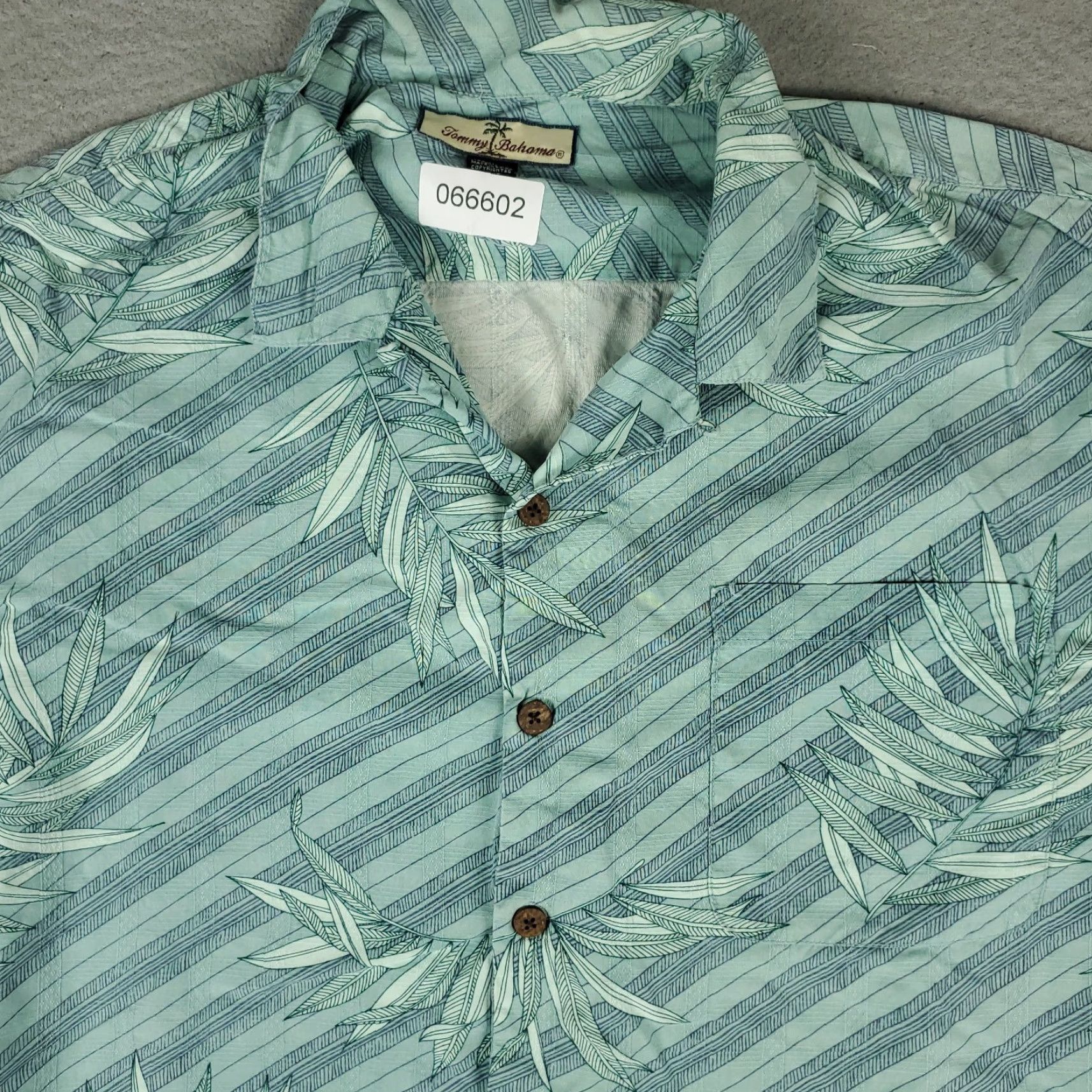 Tommy Bahama Tommy Bahama Shirt Mens XL Blue Leaf Print Silk Hawaiian Button Up Short Sleeve Shirt Size US XL / EU 56 / 4 - 2 Thumbnail