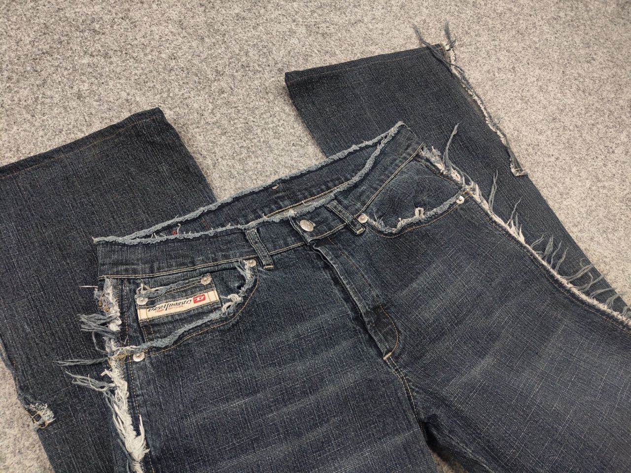 Diesel Rare Vintage Diesel Distressed Denim Flared Jeans Y2k Style Size 32" / US 10 / IT 46 - 12 Thumbnail