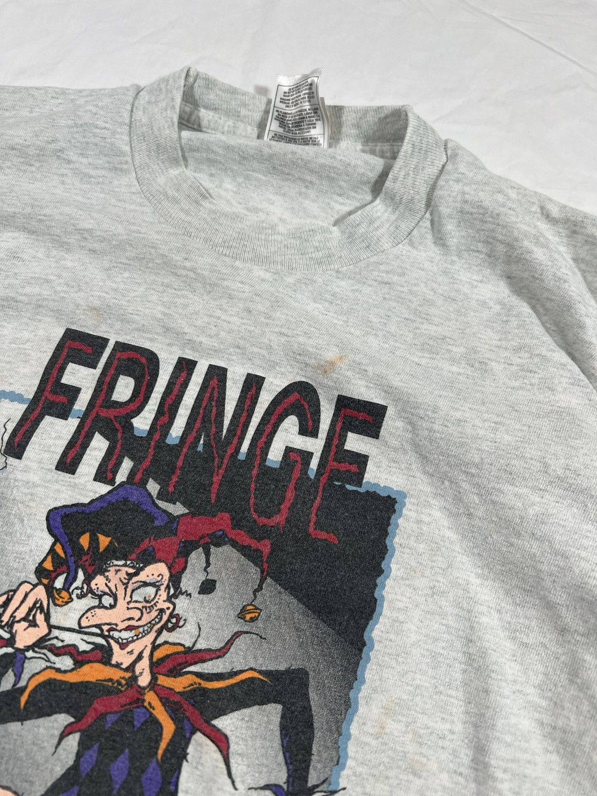 Vintage Vintage 90s Fringe Sh*tting Comedy Tee Size US L / EU 52-54 / 3 - 3 Thumbnail