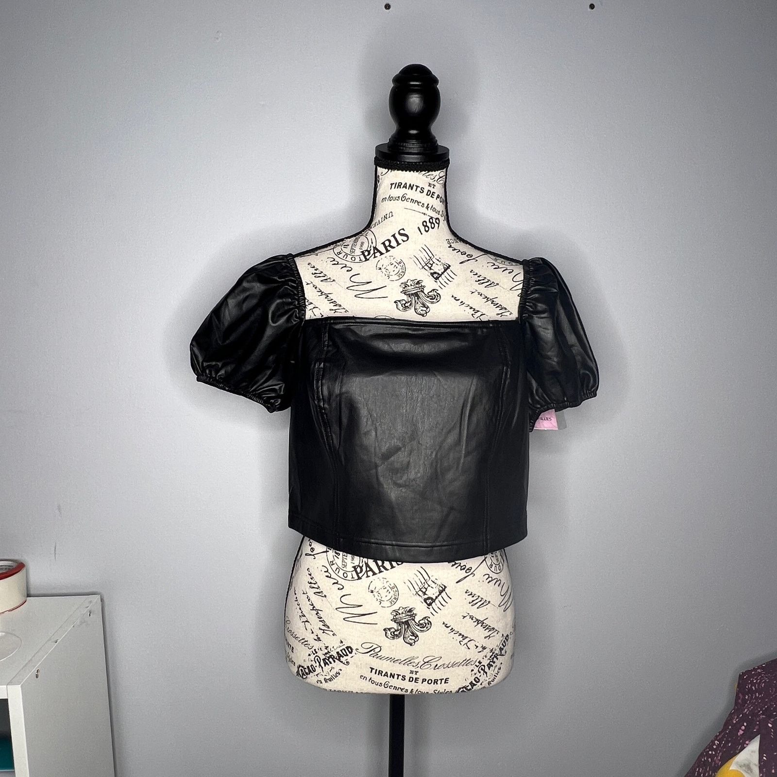 Other Faux Leather Puffy Sleeve Zipper Back Square Neck Crop Top Size L / US 10 / IT 46 - 13 Thumbnail