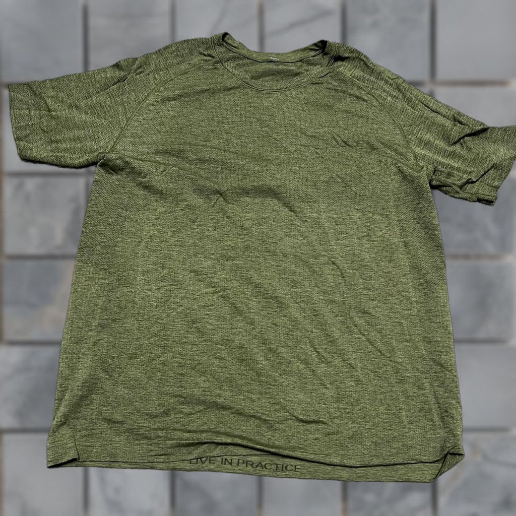 Lululemon **Lululemon Mens Large Green Tech Vent T-Shirt** User: Lululemon Mens Large Green Tech Vent T-Shirt Size US L / EU 52-54 / 3 - 1 Thumbnail
