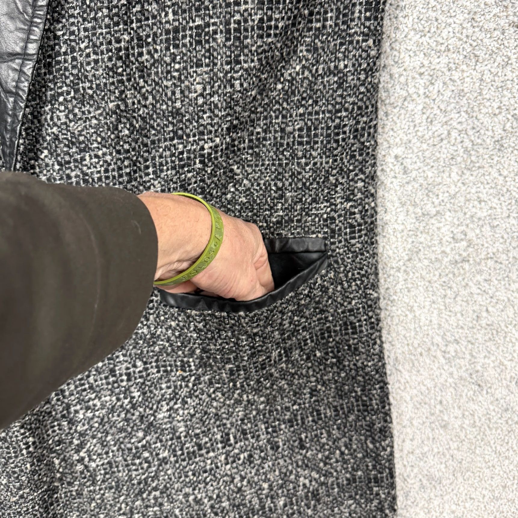 Vintage VINTAGE Dual Control Coat Wool Tweed Long Overcoat Gray S Shawl Collar Leather Trim Lined 2-Button Front Mens Size US S / EU 44-46 / 1 - 6 Thumbnail