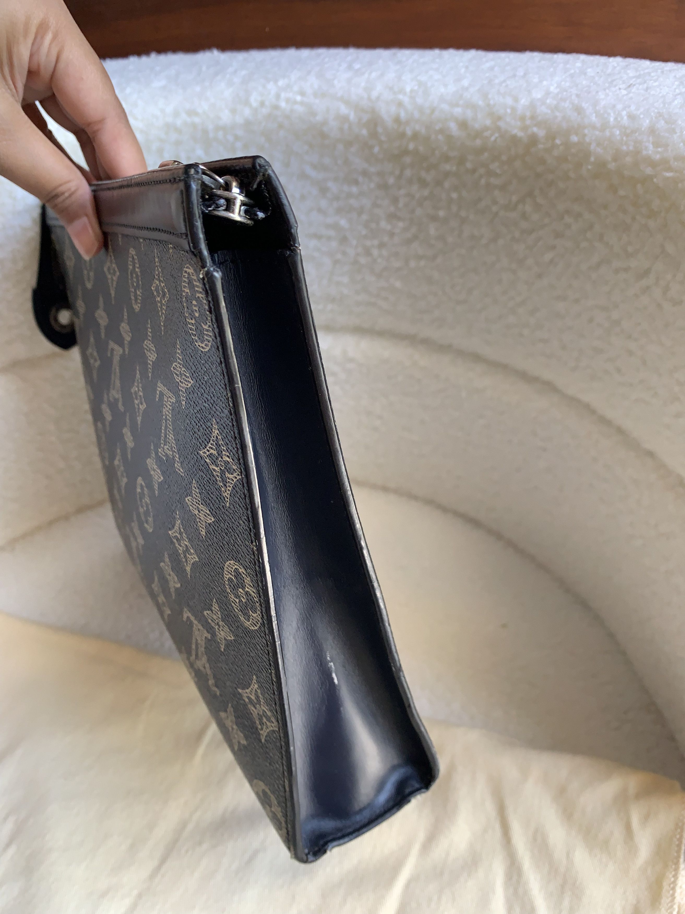 Louis Vuitton Louis Vuitton Limited Edition Chapman Pochette Voyage Size ONE SIZE - 3 Thumbnail