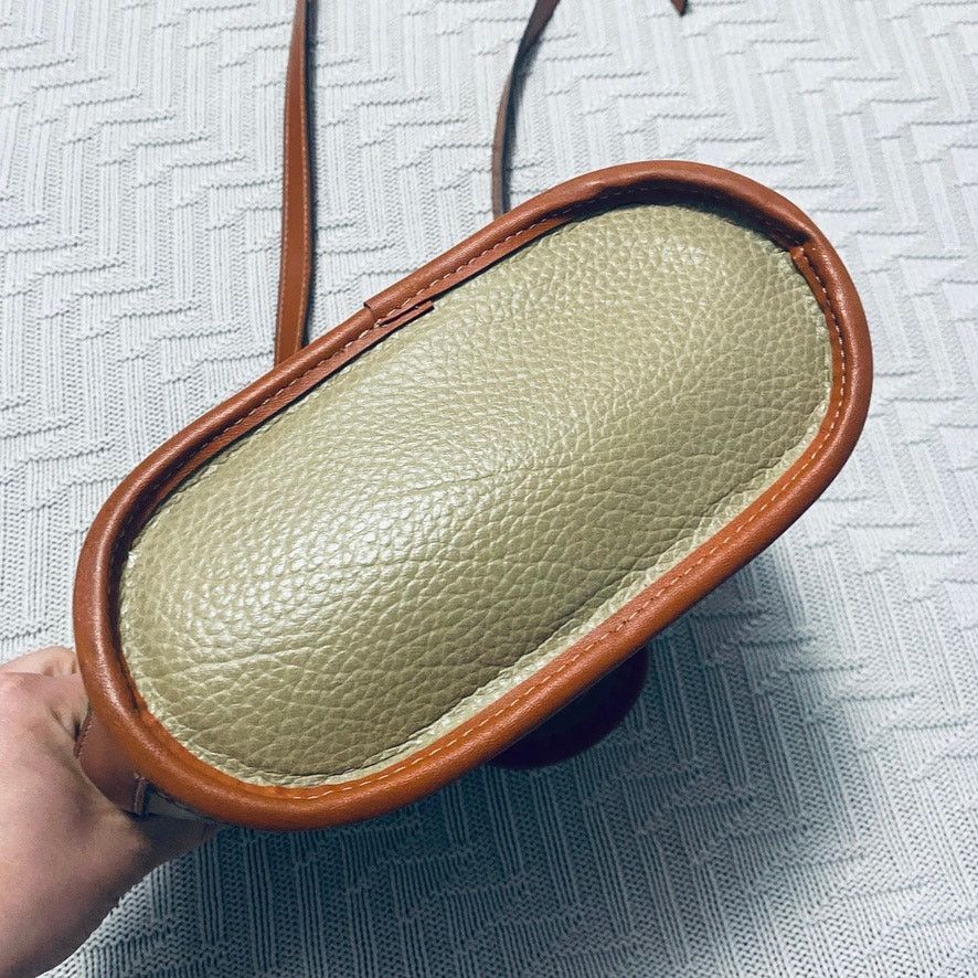 Dooney & Bourke Vintage Dooney and Bourke beige leather bucket crossbody Size ONE SIZE - 5 Thumbnail