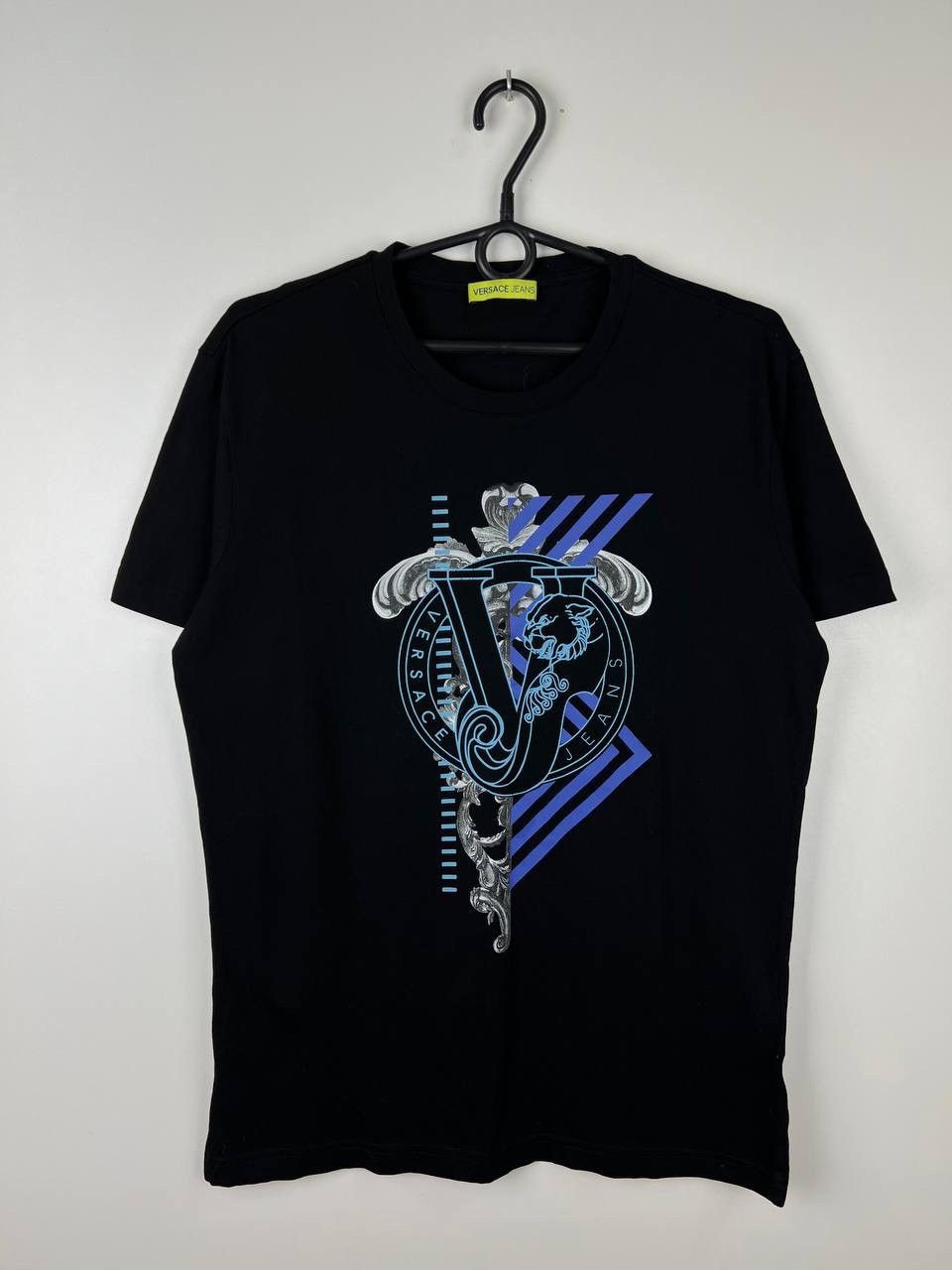 Vintage Versace Jeans luxury t-shirts size M Size US M / EU 48-50 / 2 - 1 Thumbnail