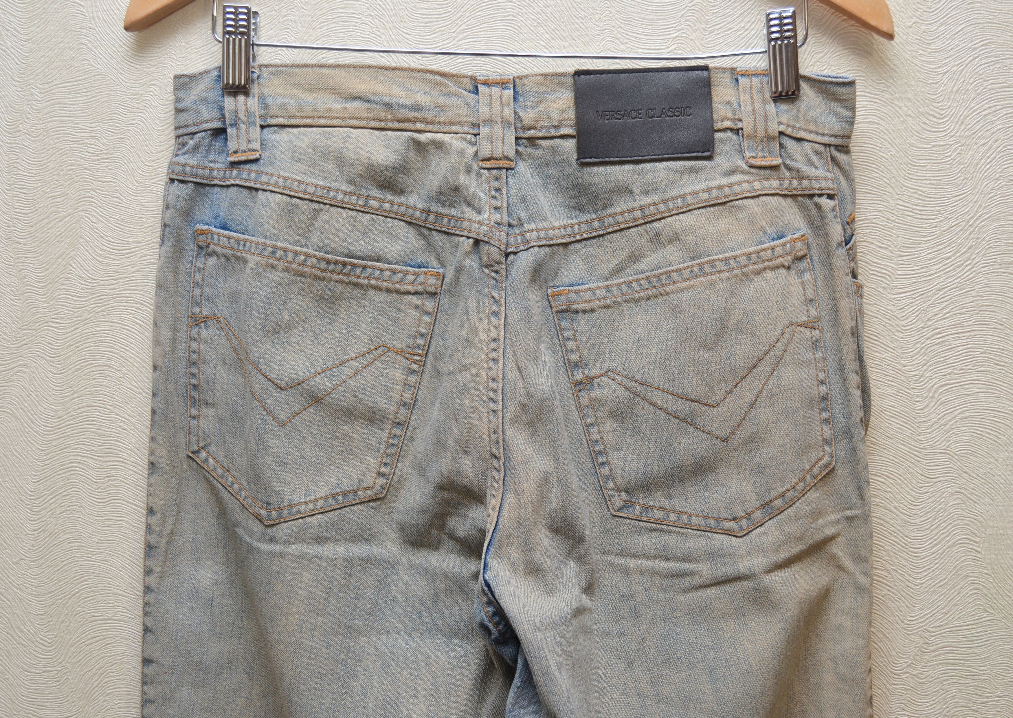 Versace × Vintage Versace Classic Jeans Size W30 L32 RARE Vintage y2k Size US 30 / EU 46 - 8 Thumbnail