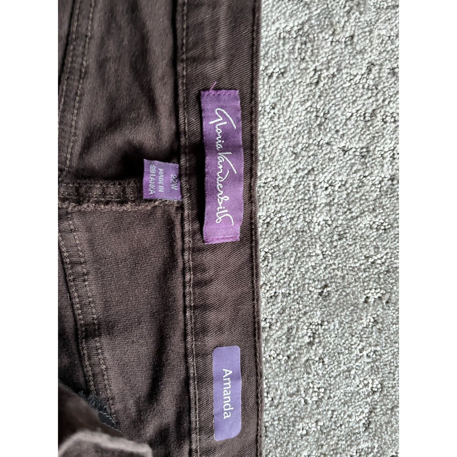 Gloria Vanderbilt VINTAGE Gloria Vanderbilt Women's Ankle Jeans Size 22W Dark Wash Brown Denim Plus-Size Size 40" / US 18 - 5 Thumbnail