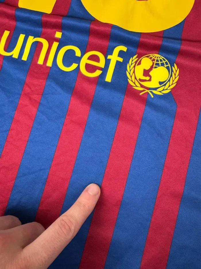 Nike Nike FC Barcelona 2011 2012 Messi #10 Home Shirt Jersey Size US L / EU 52-54 / 3 - 18 Thumbnail