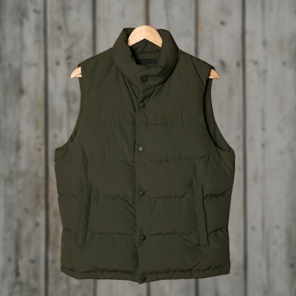 Uniqlo UNIQLO Olive Green Down Insulated Snap Button Puffer Vest Men M Size Non-Brand Size US M / EU 48-50 / 2 - 1 Thumbnail