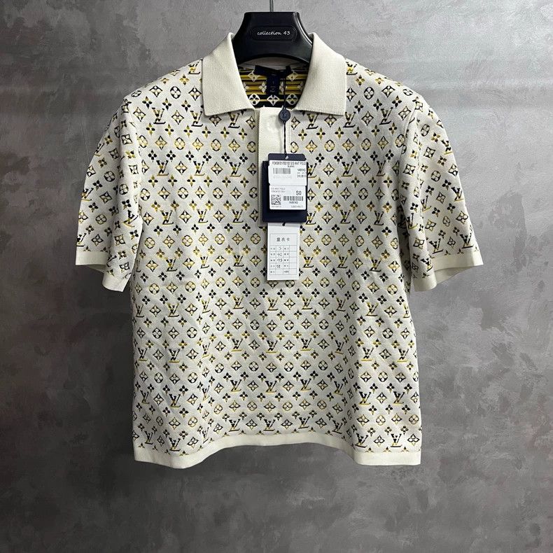 Louis Vuitton louis vuitton White Logo Jacquard Polo Straight Short Slee Size US S / EU 44-46 / 1 - 1 Thumbnail