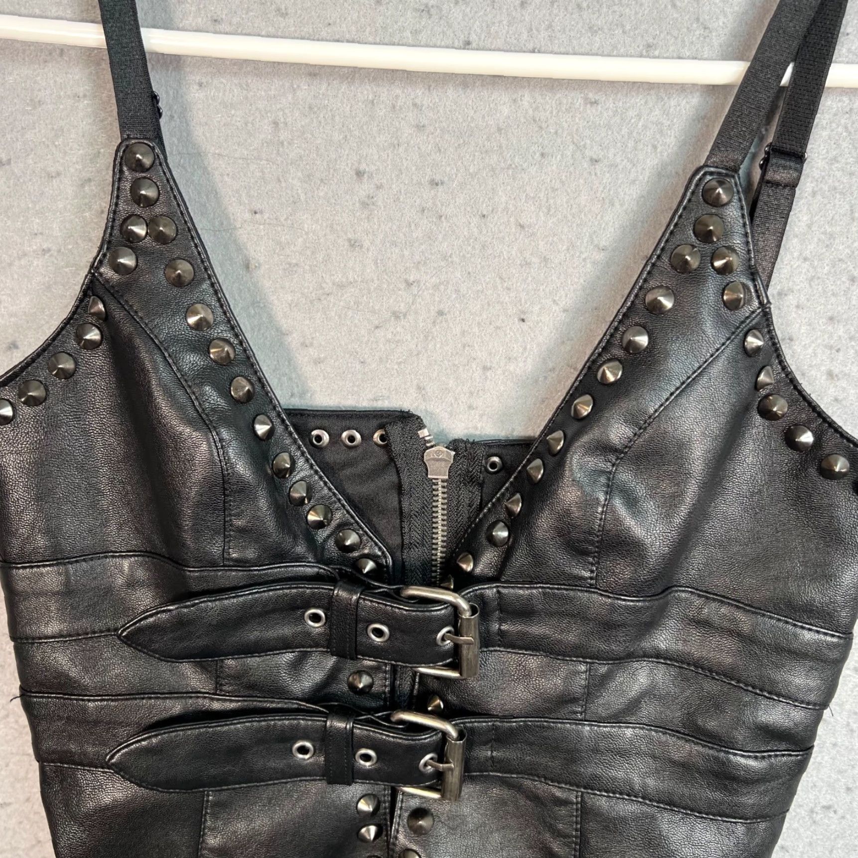 Vintage Club Exx Bodysuit XS Black Faux Leather Studded Buckles Zipper Back Women Sleeveless Shirt? Size XS / US 0-2 / IT 36-38 - 5 Thumbnail
