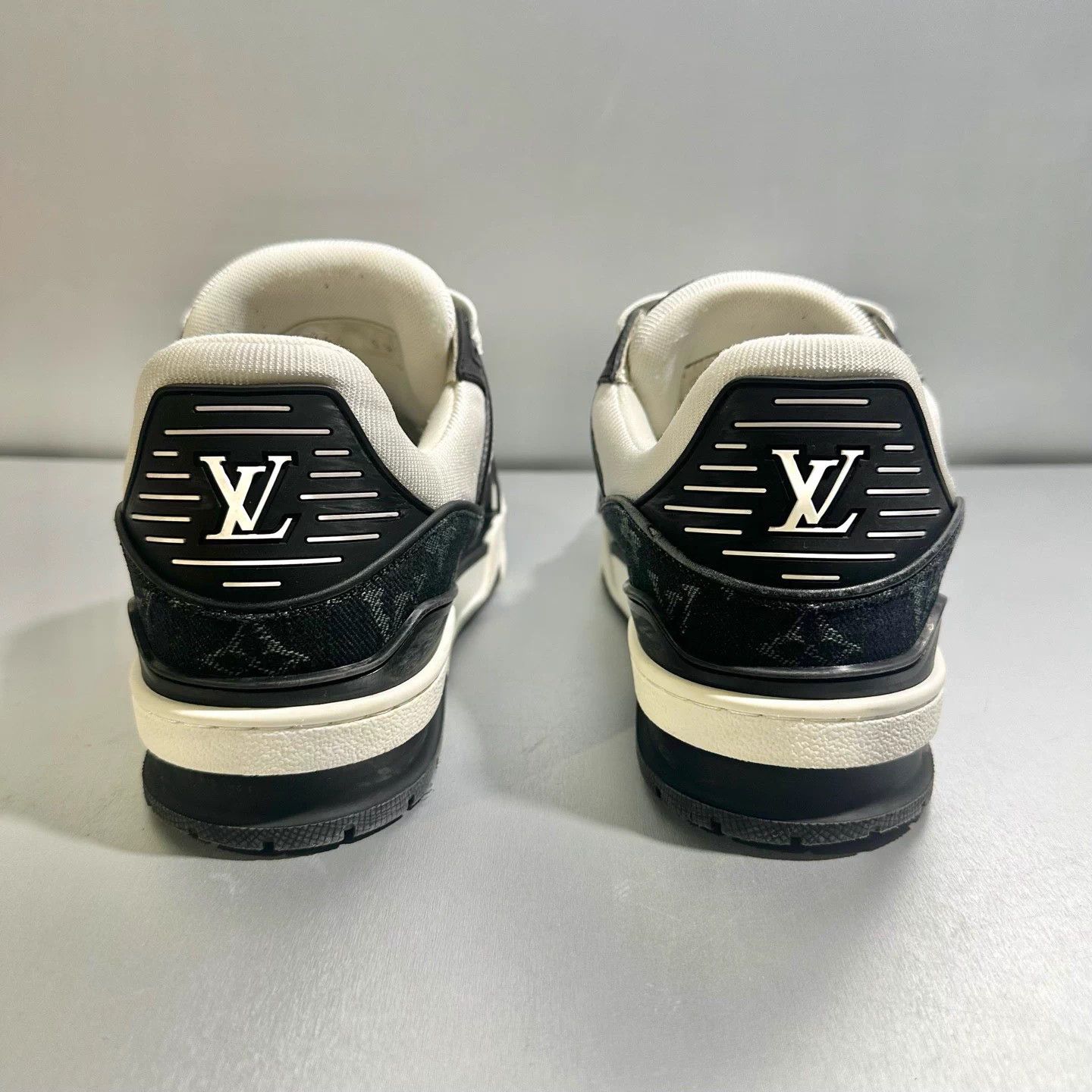 Louis Vuitton Louis Vuitton Black & White Denim Jeans US5.5 EU39.5 Size US 5.5 / IT 35.5 - 5 Thumbnail