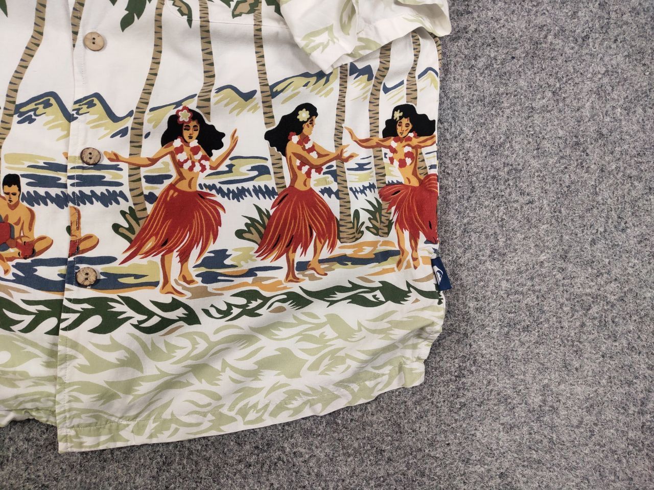 Quiksilver Vintage Quiksilver hawaiian Art Light Cotton Blend Shirt Size US M / EU 48-50 / 2 - 10 Thumbnail