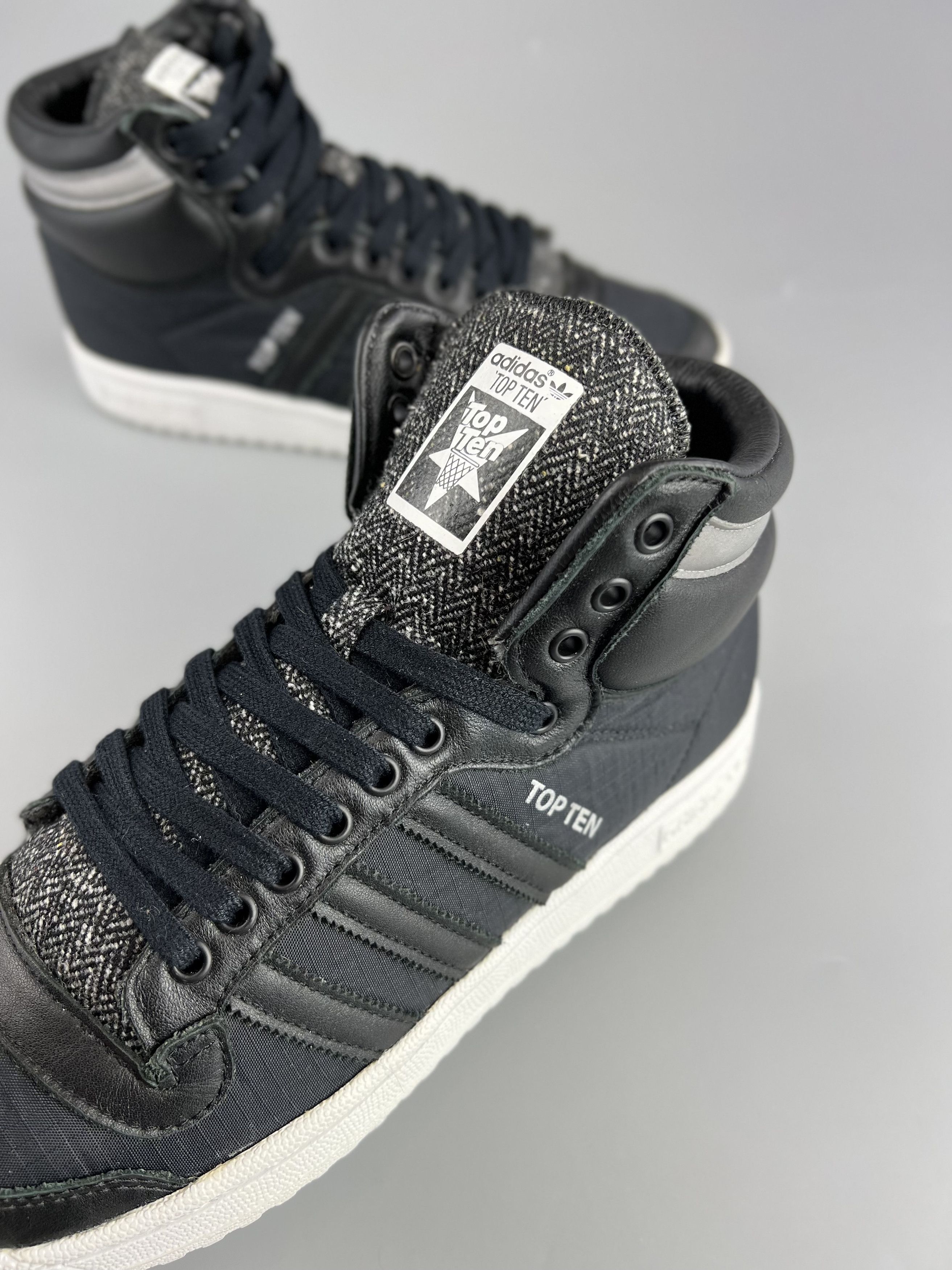 Adidas 2015 Adidas Top Ten Hi-Top Sneakers Size US8 Size US 8 / EU 41 - 7 Thumbnail