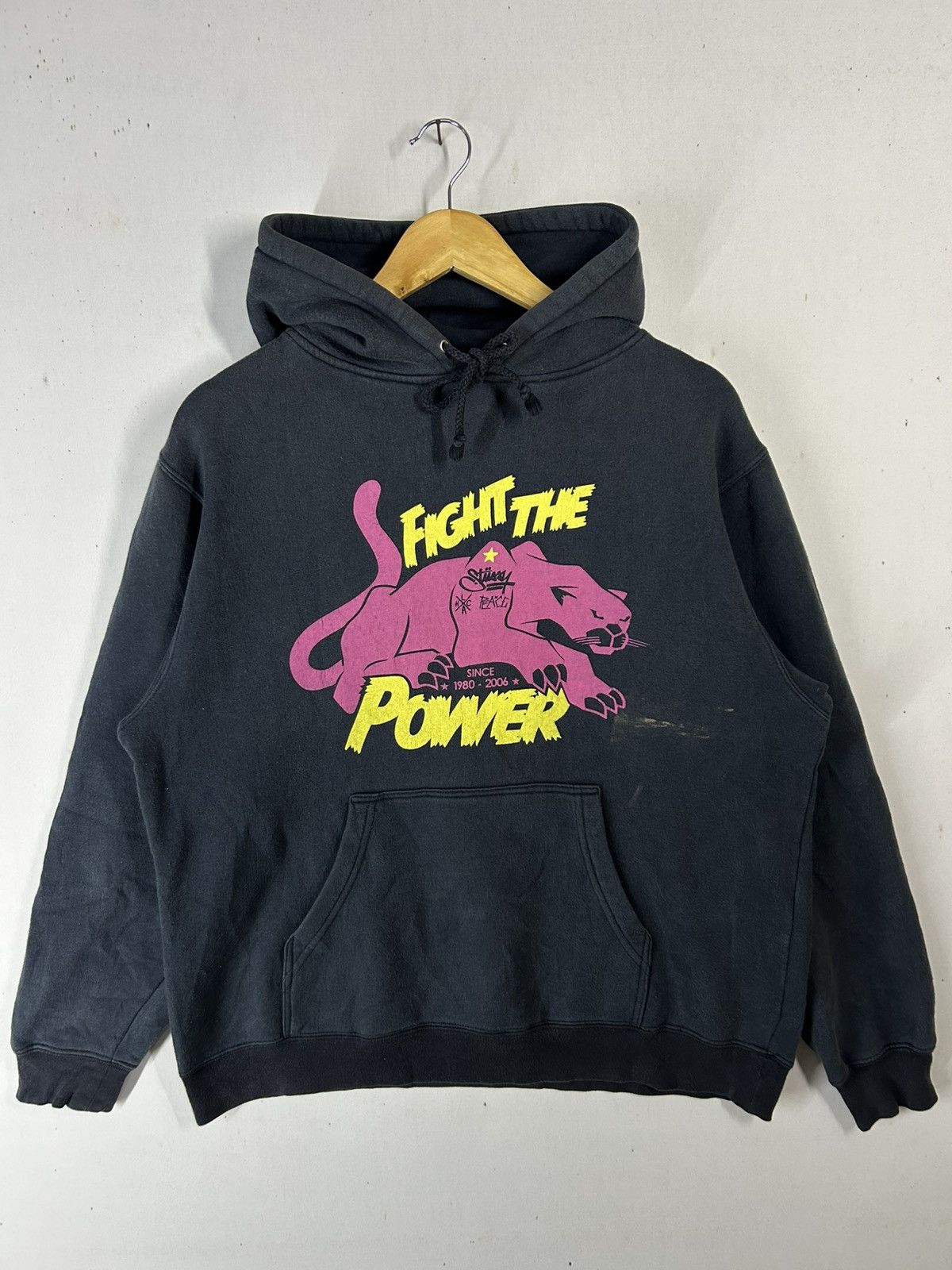 Japanese Brand × Stussy × Vintage Vintage 2006 Stussy Black Fight The Power Hoodie Size US M / EU 48-50 / 2 - 1 Thumbnail