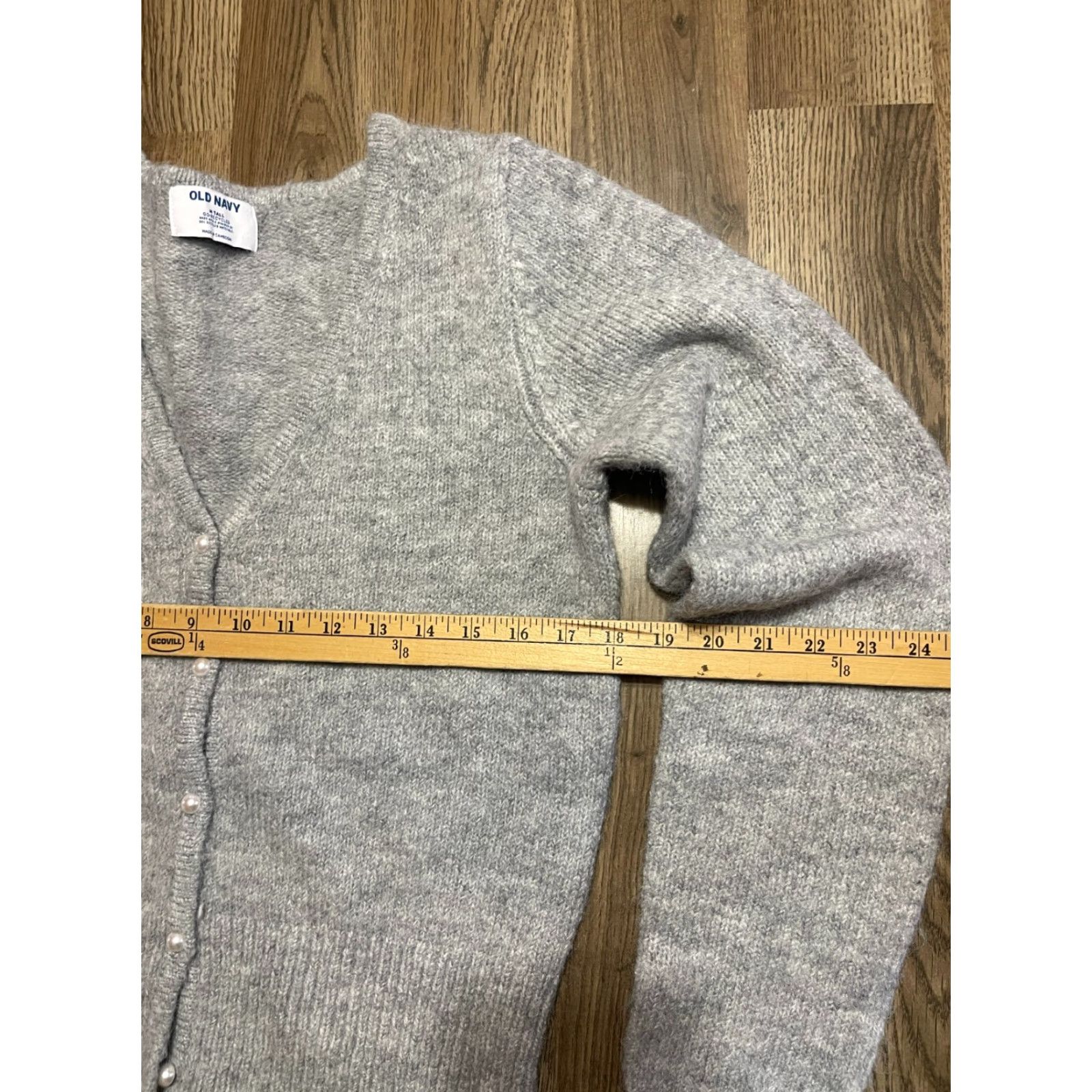 Old Navy Old Navy Sweater Women's Medium Tall Gray Buttons Cardigan NWT Size M / US 6-8 / IT 42-44 - 6 Thumbnail