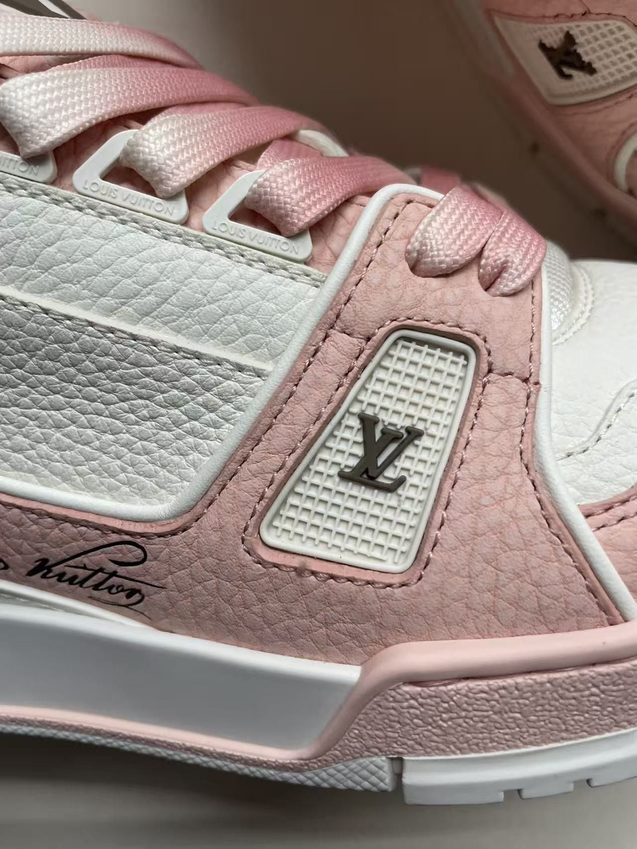 Louis Vuitton Louis Vuitton Pink & White Trainer Sneakers Size US 4 / IT 34 - 6 Thumbnail