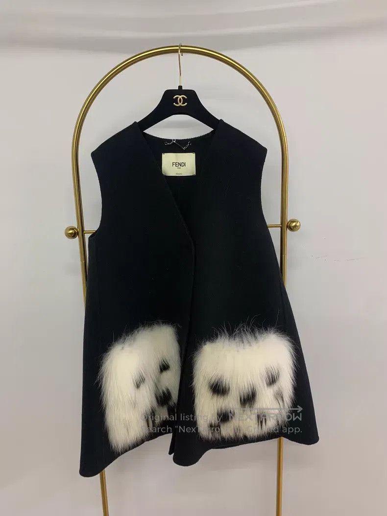 Fendi Fendi Black Wool and Fox Fur Vest Size XS / US 0-2 / IT 36-38 - 1 Thumbnail