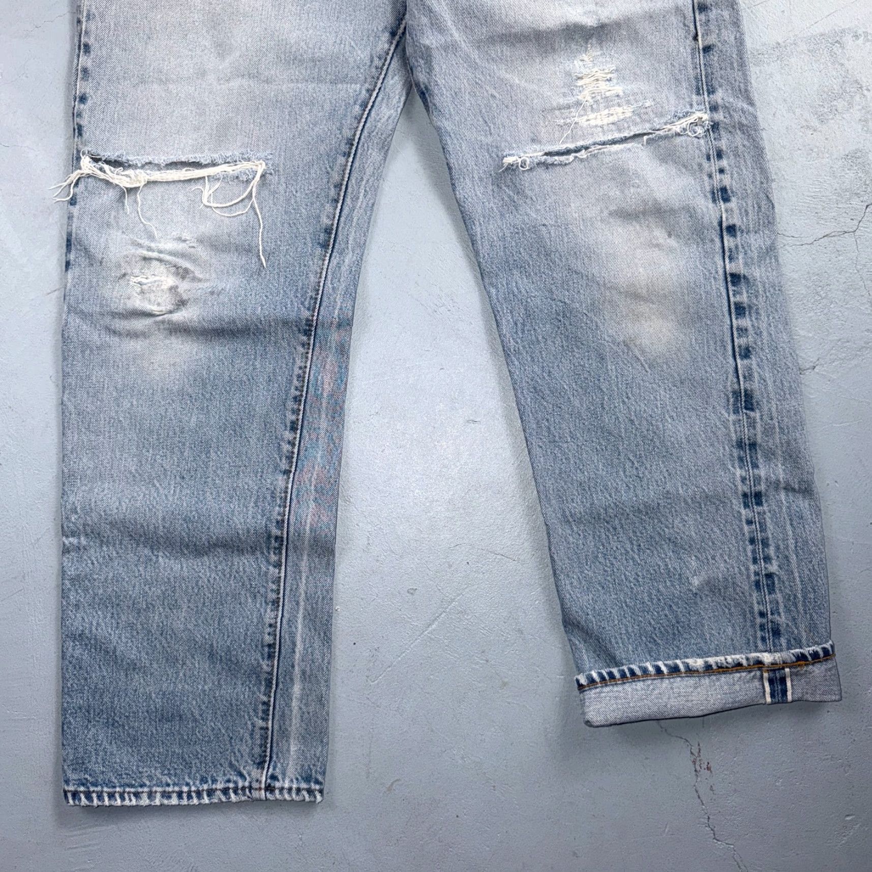Levi's Levi's 501 Jeans Vintage 80s USA Light Wash Distressed 33 New Never-Used? 501 Model 80s Theme Mens Jeans Size US 33 - 3 Thumbnail