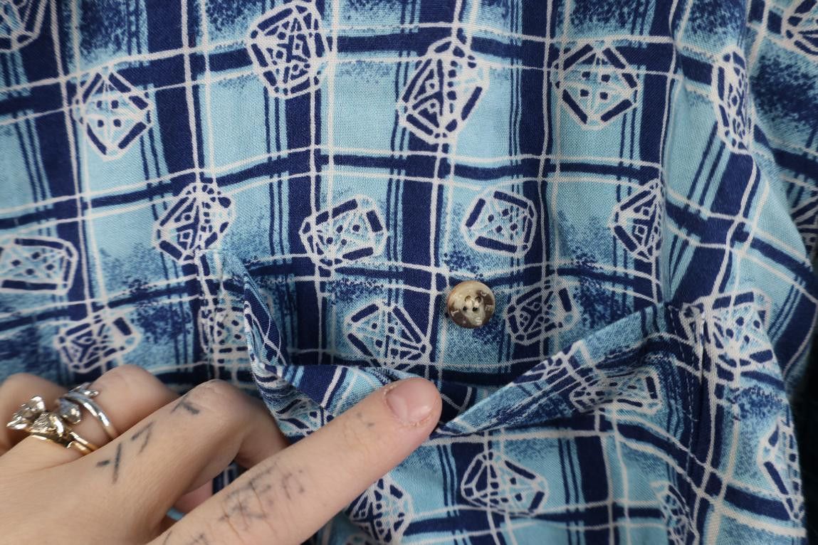 Vintage Vintage 90s Streetwear Gabardine Geometric Button Shirt Blue Size US L / EU 52-54 / 3 - 5 Thumbnail