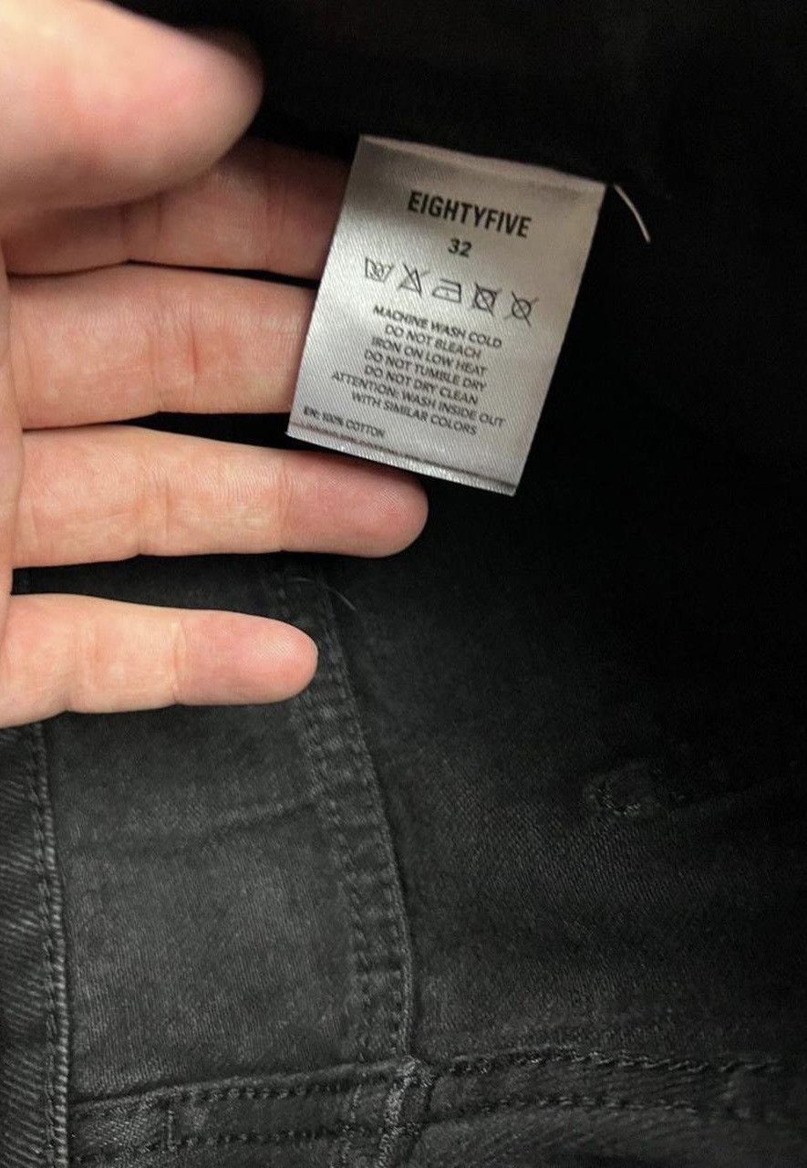 Designer EIGHTYFIVE ROUND LOGO PRINT JEANS BLACK WASHED Size US 32 / EU 48 - 5 Thumbnail