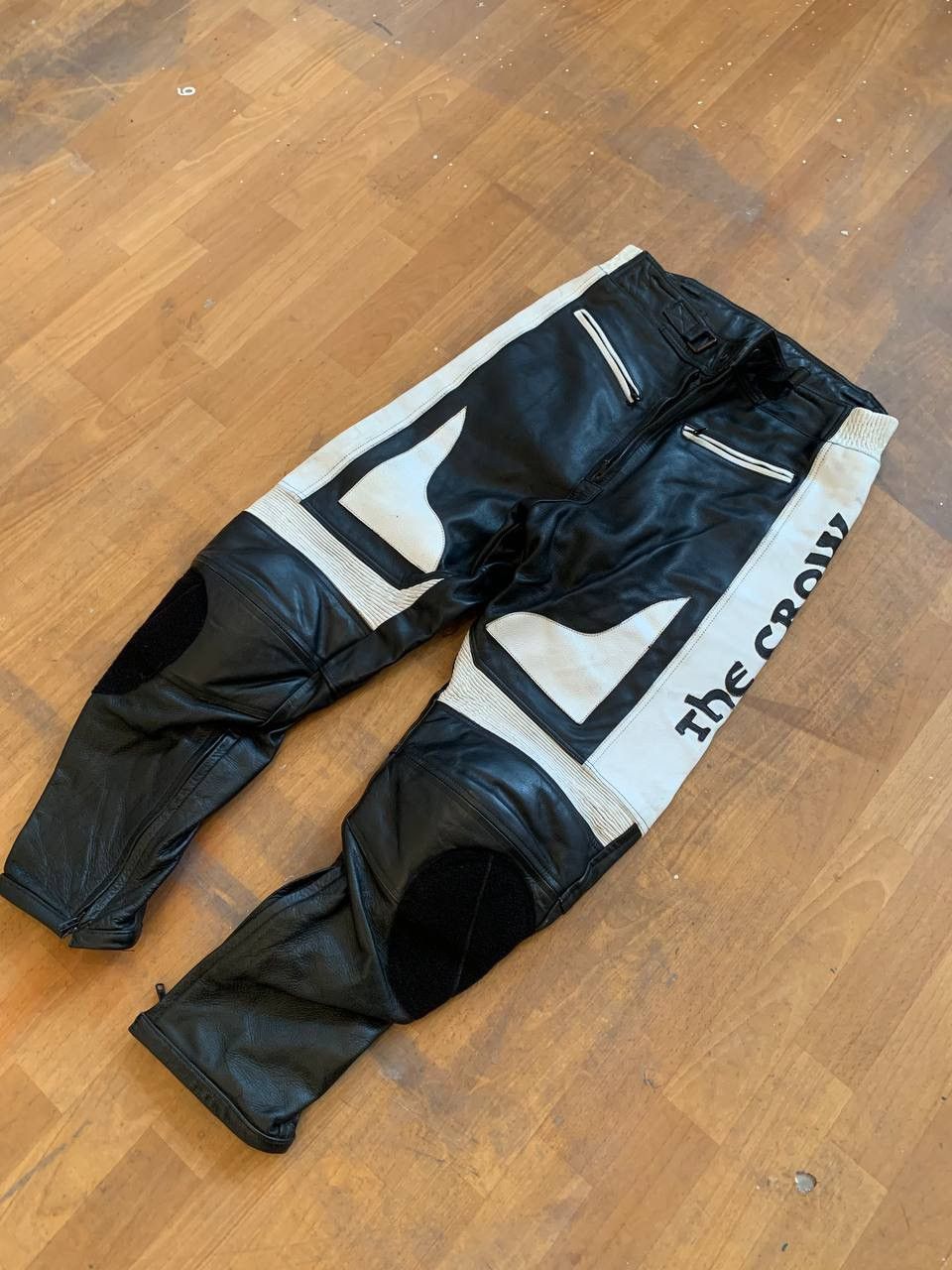 VINTAGE THE CROW RACING MOTO BIKE LEATHER PANTS NASCAR Y2K