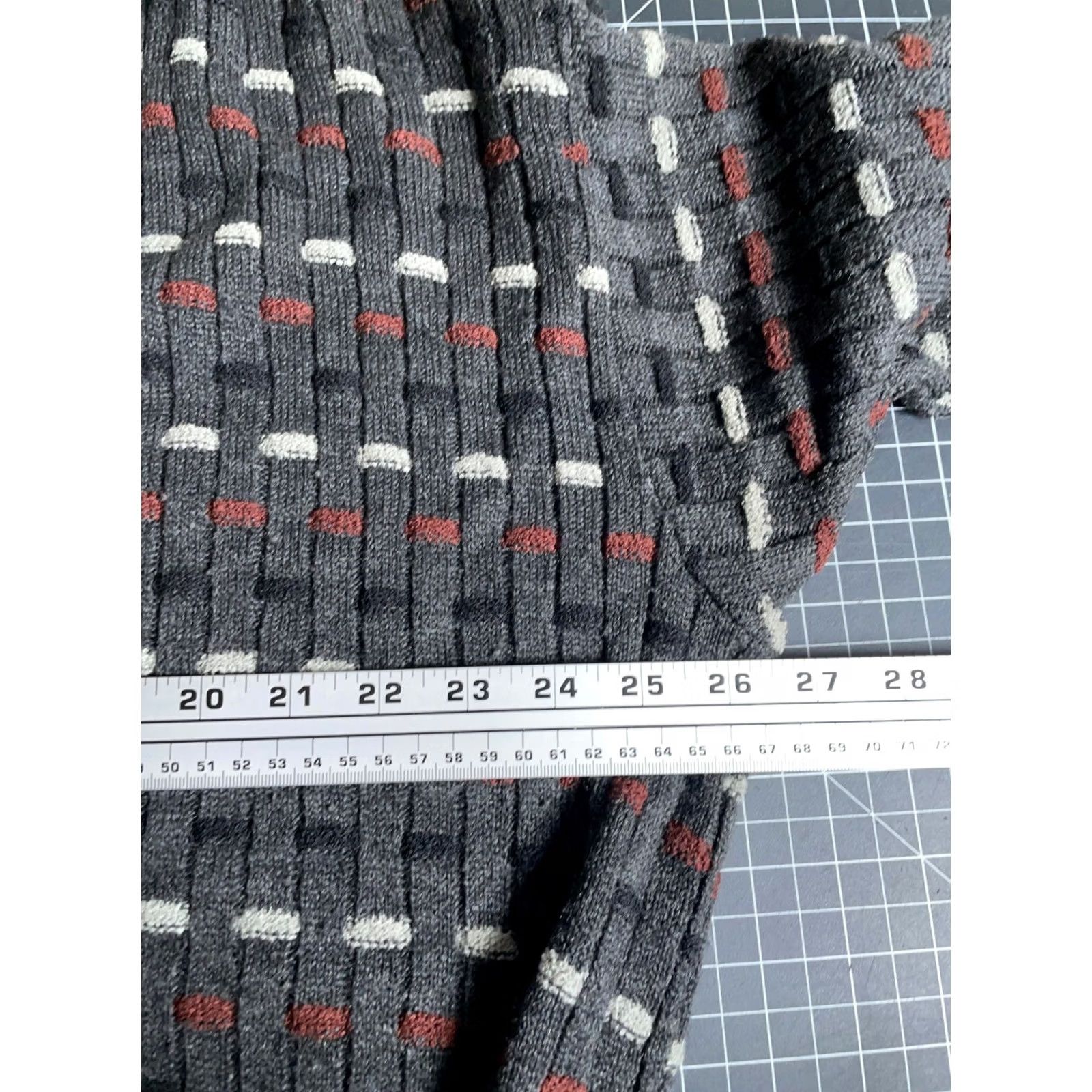 Vintage VINTAGE MunsingWear Sweater Men XL Gray Textured Knit Check Pattern VTG Y2K Dad Pullover Crew Neck Knit Lightweight 90s Retro Hipster Size US XL / EU 56 / 4 - 5 Thumbnail