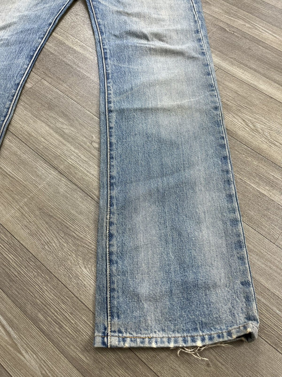 Levi's Vintage Clothing 🇮🇩1990s Vintage Levis 501 30x32 Distressed Light Blue Jeans Size US 30 / EU 46 - 4 Thumbnail
