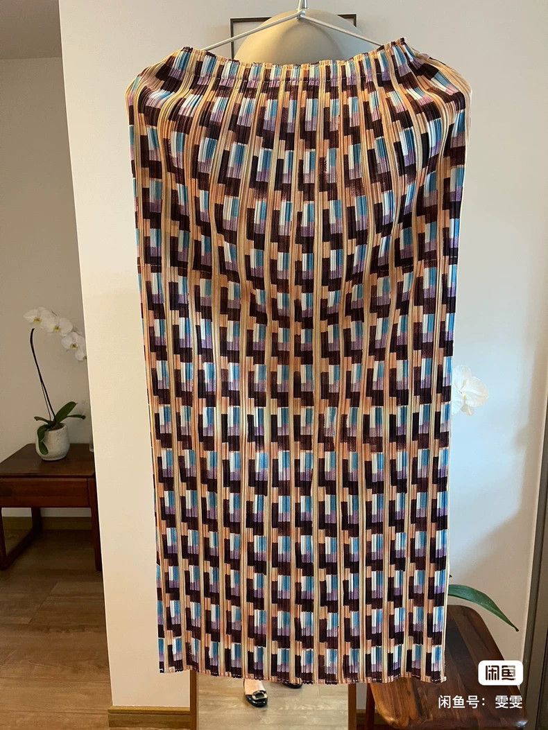 Issey Miyake Issey Miyake size:5 Brown Mosaic skirt Size 31" - 1 Thumbnail