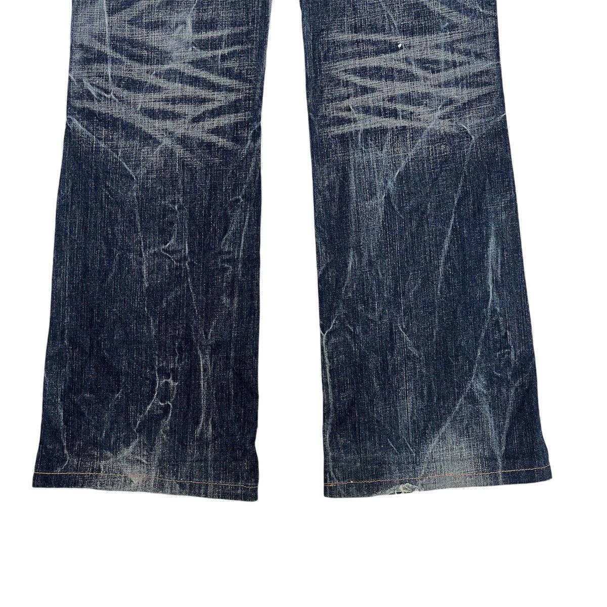 Hysteric Glamour FLARE JEANS RED PEPPER EMBROIDERY DENIM BOOT CUT PANTS Size 28" / US 6 / IT 42 - 2 Thumbnail