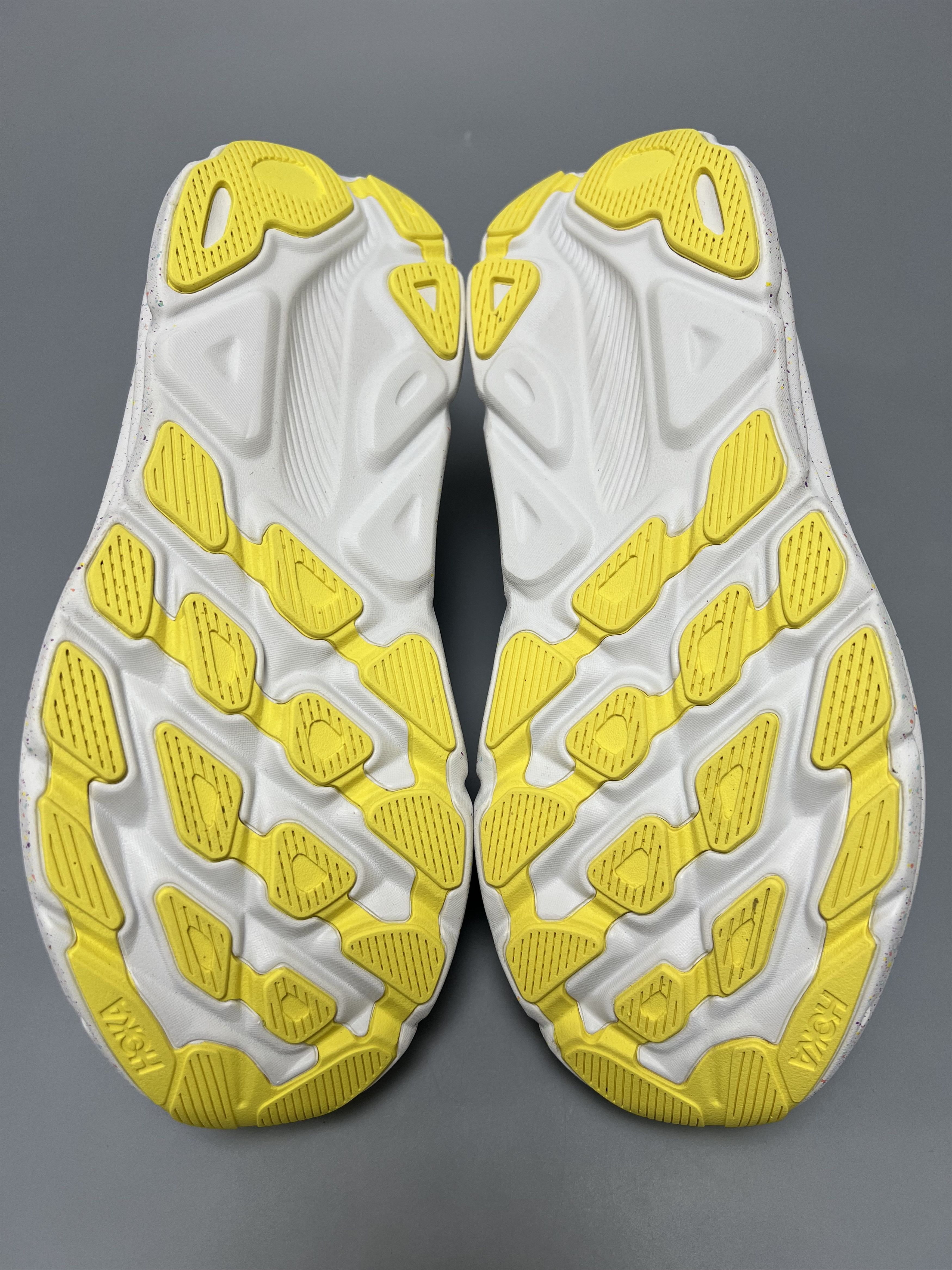 Hoka 10.5EE Hoka One One Clifton 9 Wide Running Shoes Walking Gym Size US 10.5 / EU 43-44 - 14 Thumbnail