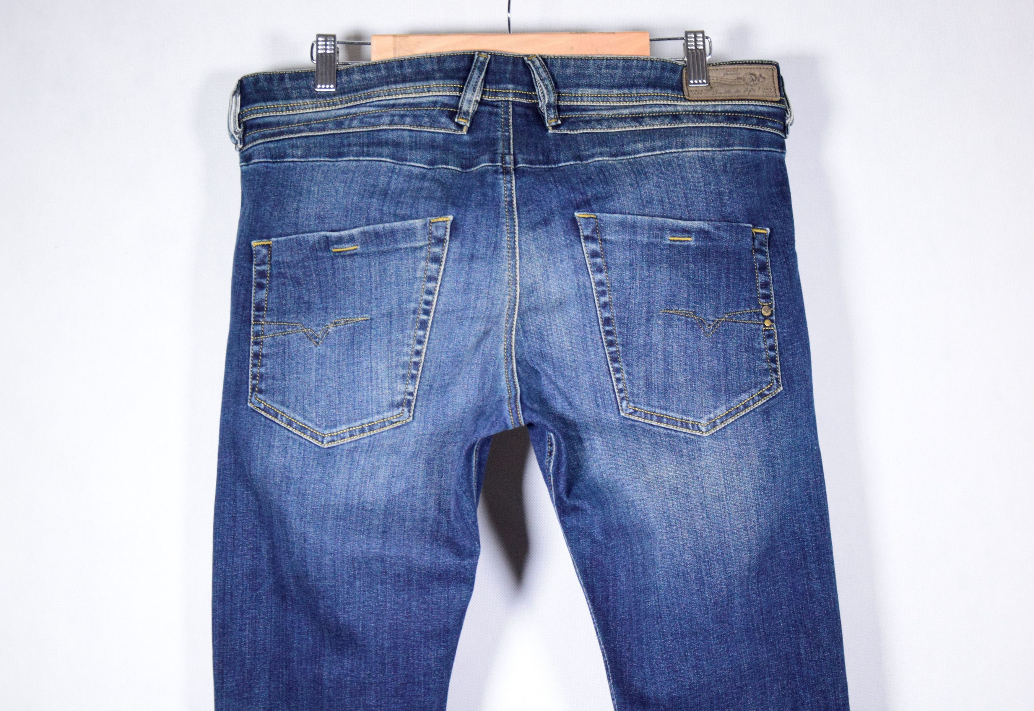 Diesel Diesel BELTHER Reg Slim Tapered 34x32 Wash 0814W Size US 34 / EU 50 - 1 Thumbnail