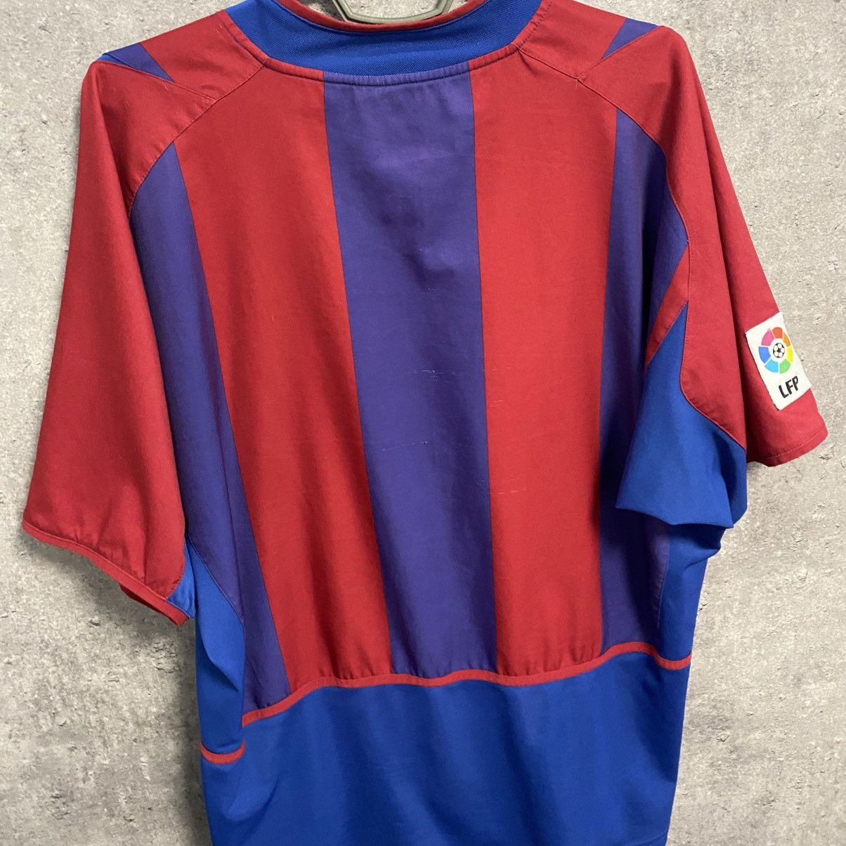 Nike Nike Barcelona Jersey Vintage Rare T-Shirt Soccer Club M Size US L / EU 52-54 / 3 - 8 Thumbnail