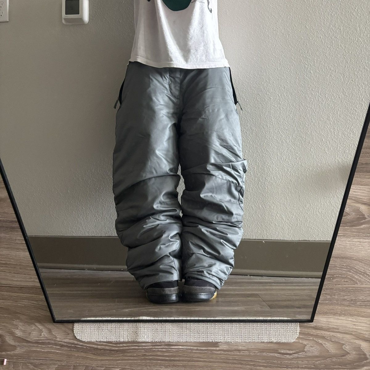 Vintage Crazy Vintage Y2K/2000s Baggy Grey Ski Gorpcore Snow Pants! 36x30 Size US 36 / EU 52 - 1 Thumbnail