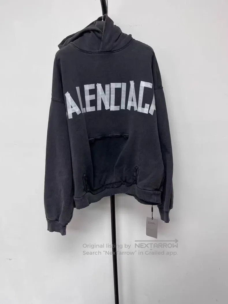 Balenciaga Balenciaga Printed Letter Hooded Long Sleeve Sweatshirt Size US S / EU 44-46 / 1 - 1 Thumbnail