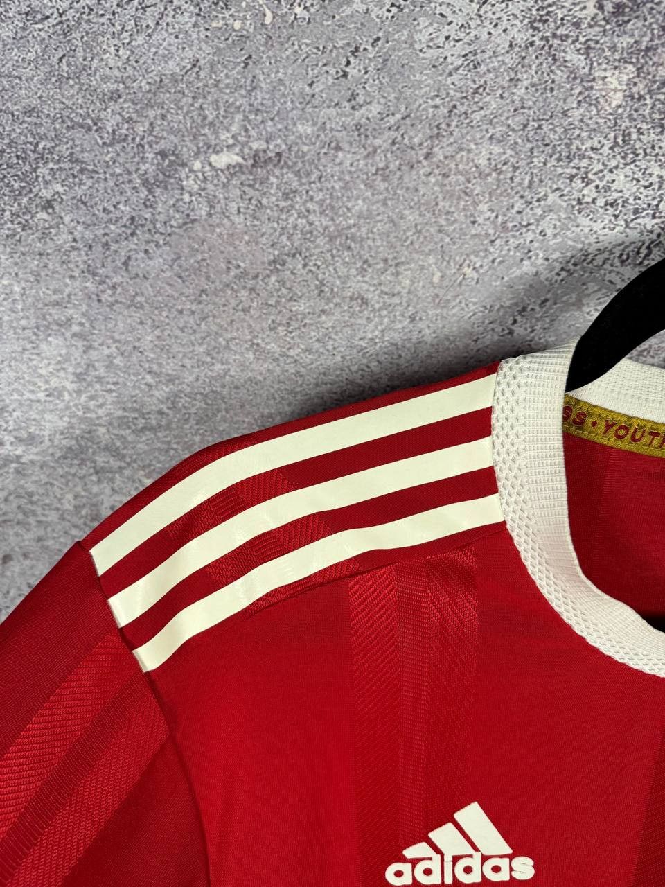 Adidas R.VARANE Manchester United 2021/22 Adidas Soccer Jersey Size US XL / EU 56 / 4 - 7 Thumbnail