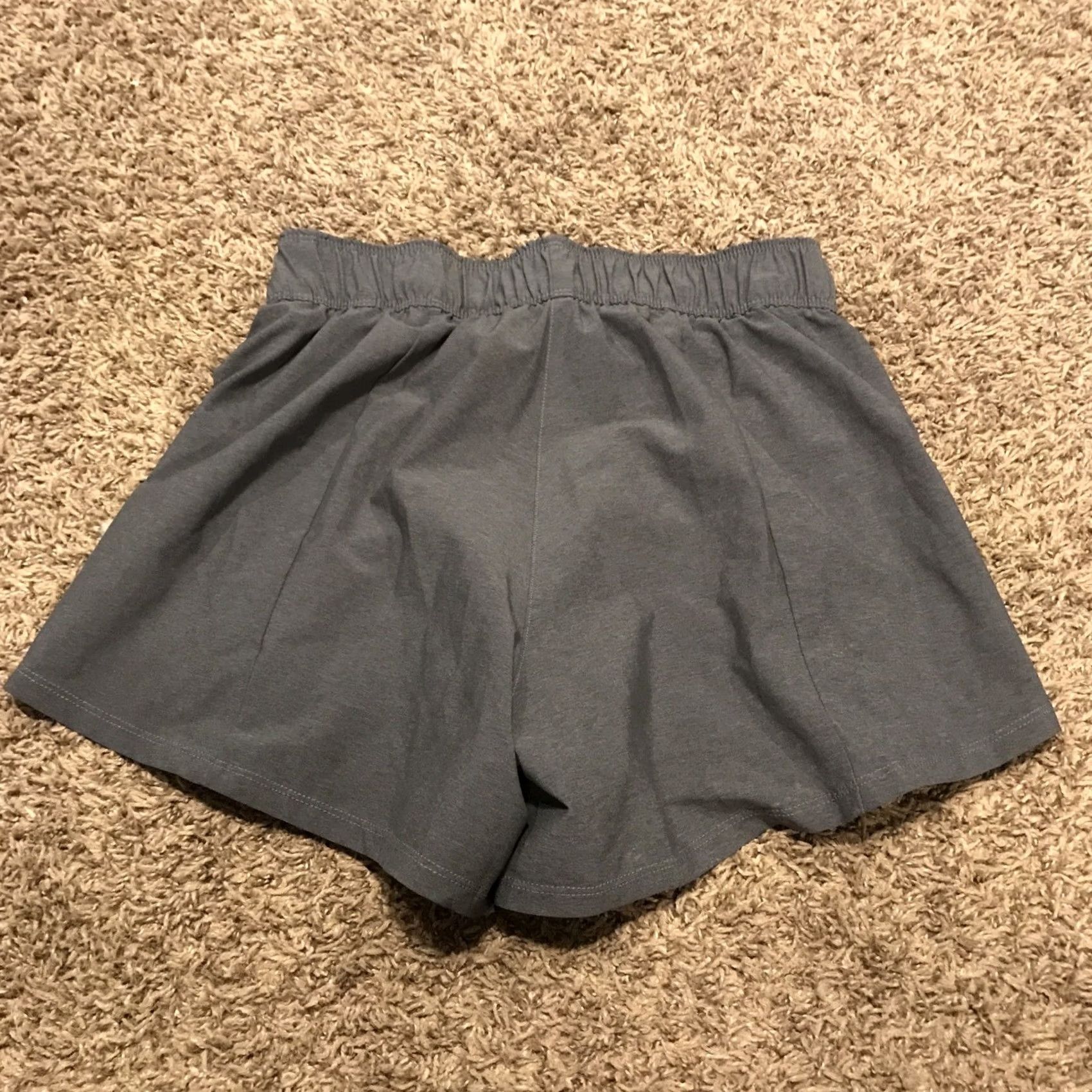 Nike Nike Women’s XS Lined Shorts Athletic Running B16 gray, 25" waist, 3.5" inseam, polyester, comfortable sports shorts Size 26" / US 2 / IT 38 - 3 Thumbnail