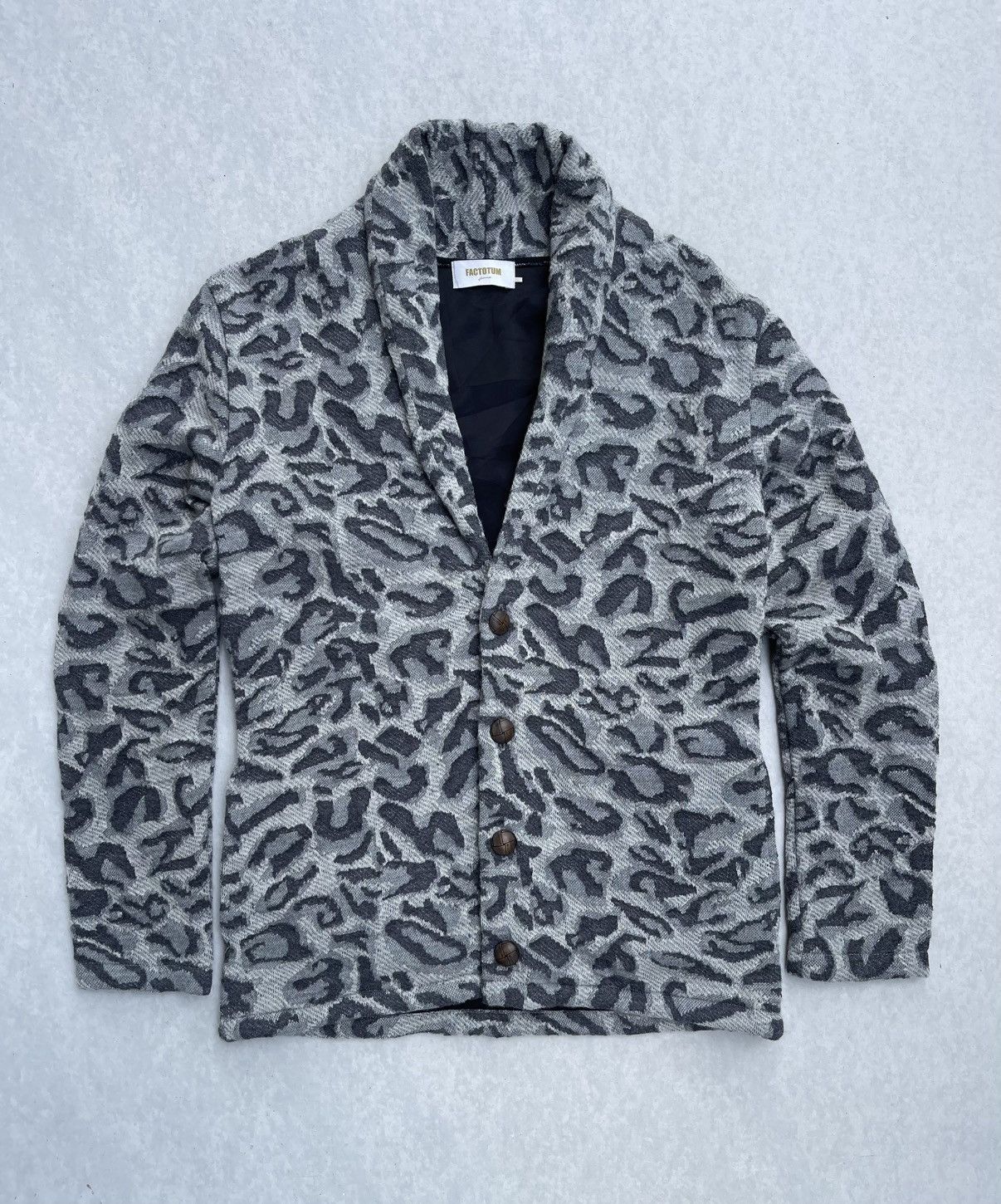 Designer × FACTOTUM × Japanese Brand 🔥RARE🔥 FACTOTUM JAPAN WOOL CHEETAH STYLE CARDIGAN Size US S / EU 44-46 / 1 - 3 Thumbnail