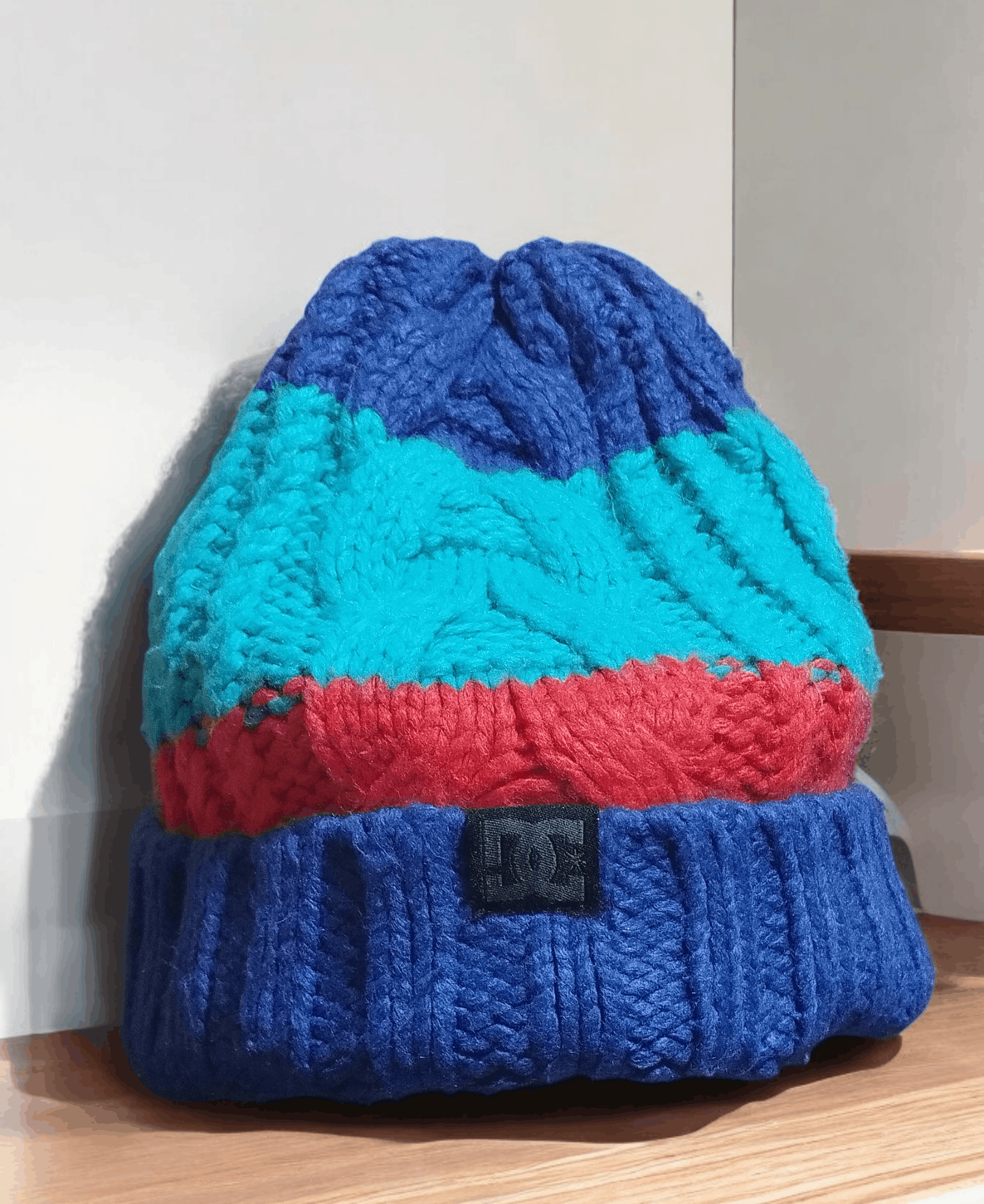 DC DC Small Logo Beanie Hat Size ONE SIZE - 1 Thumbnail