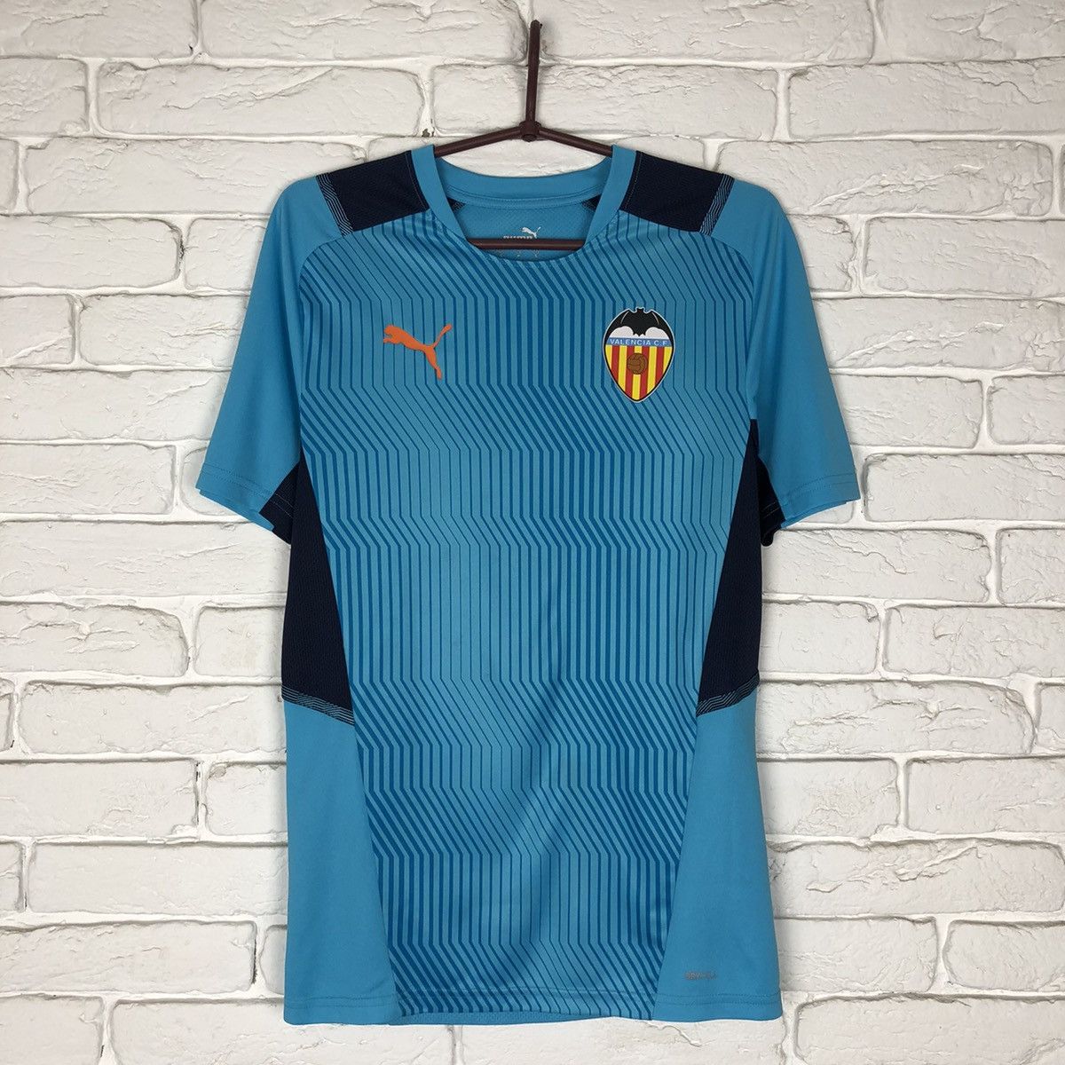 Puma Valencia 2020 training soccer jersey Size US S / EU 44-46 / 1 - 1 Thumbnail