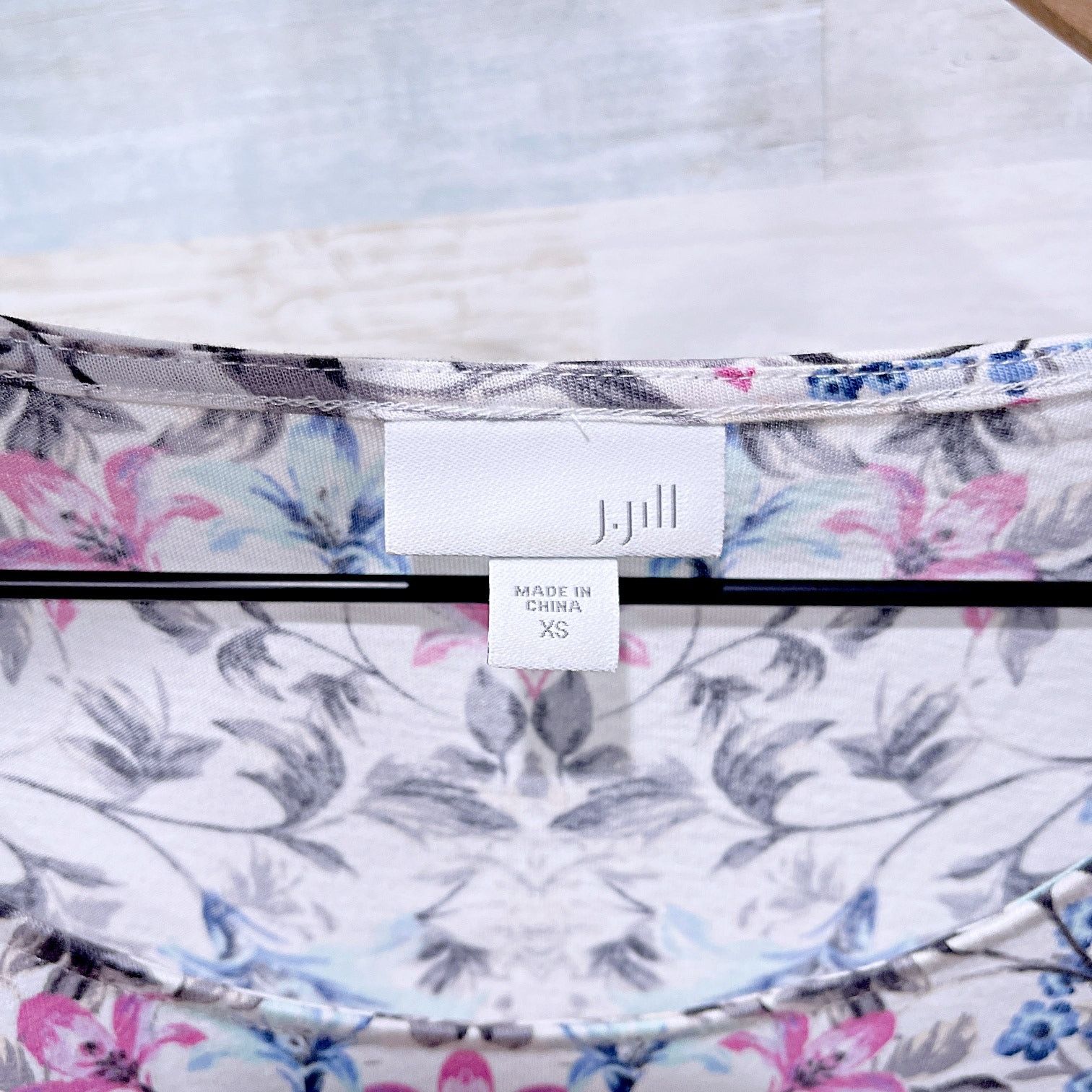 Other J Jill Floral Scoop Neck 3/4 Sleeve Tee White Womens XS Size XS / US 0-2 / IT 36-38 - 6 Thumbnail
