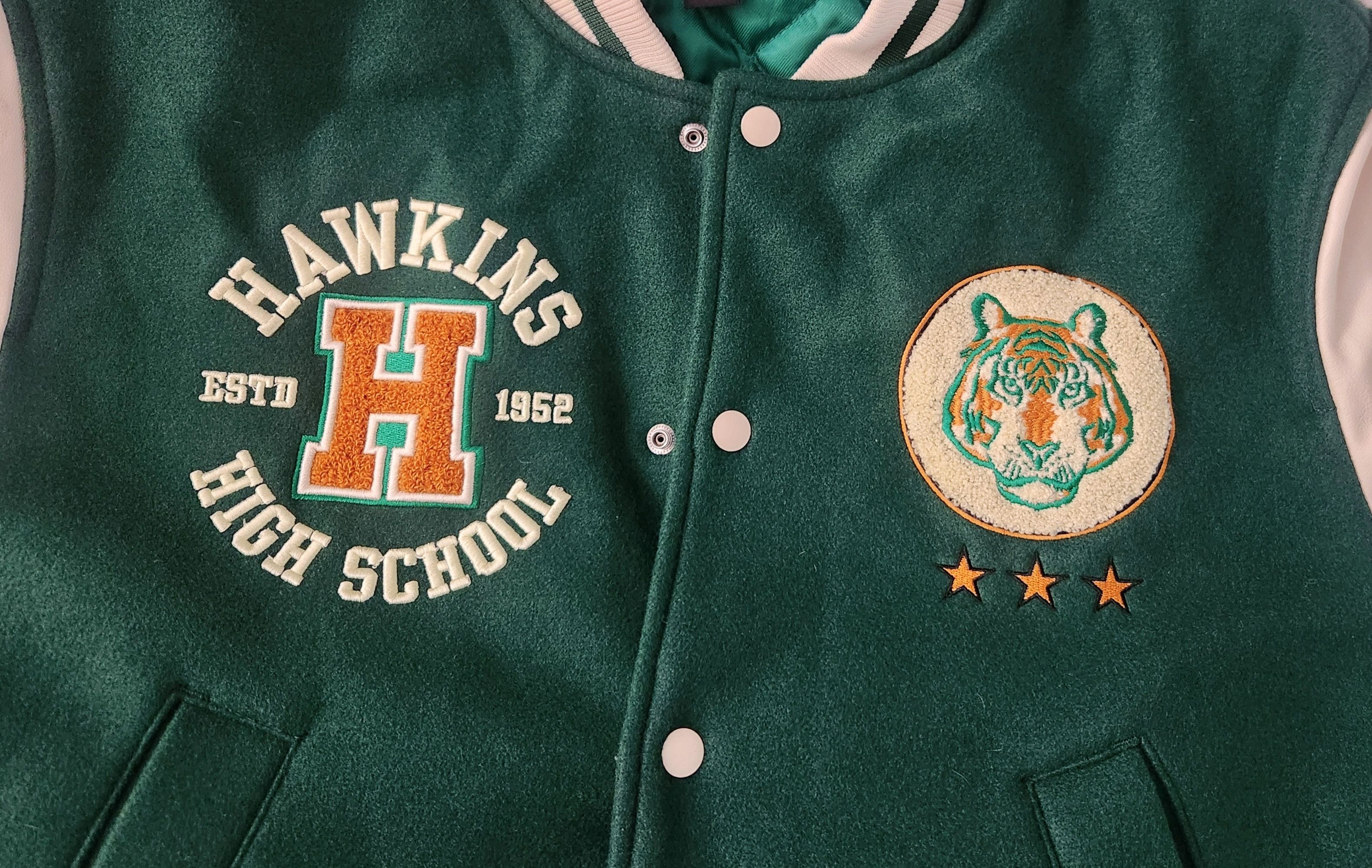 H&M H&M x Stranger Things Hawkins Tigers Varsity Letterman jacke Size US M / EU 48-50 / 2 - 8 Thumbnail